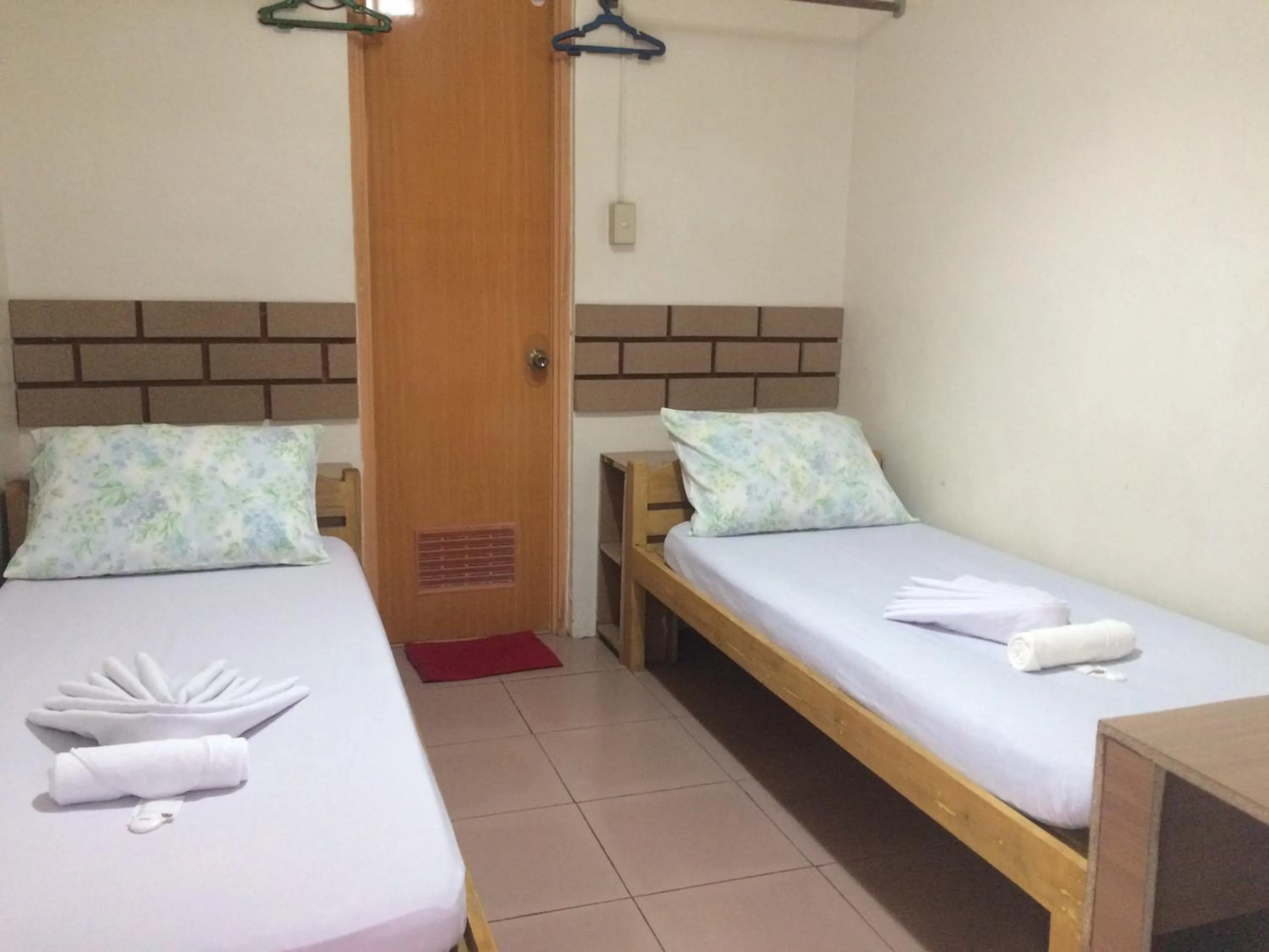 Standard Twin Room in CrisFil's Lodge Incorporated