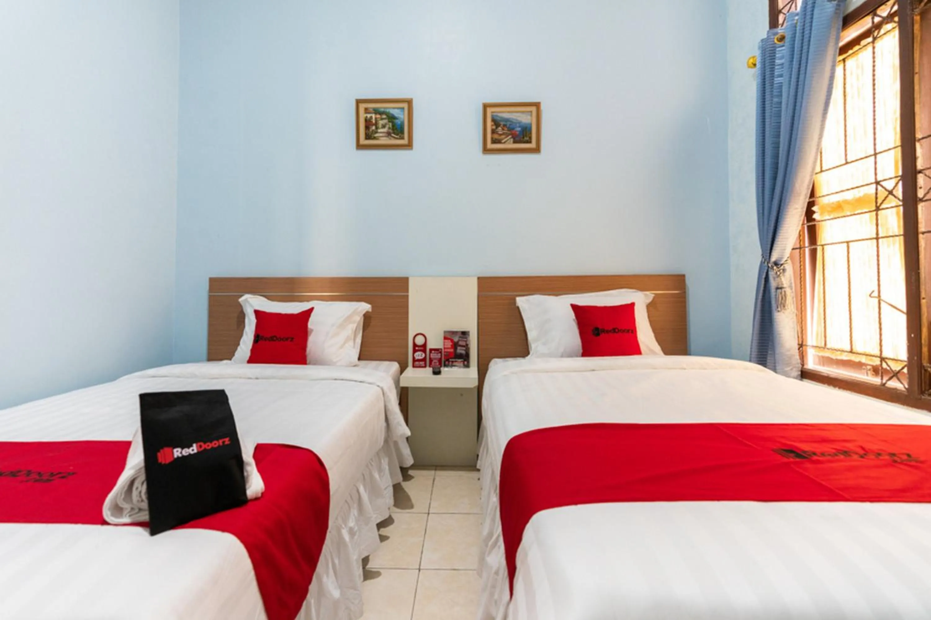 Bedroom, Bed in RedDoorz @ Pengayoman Panakkukang 3