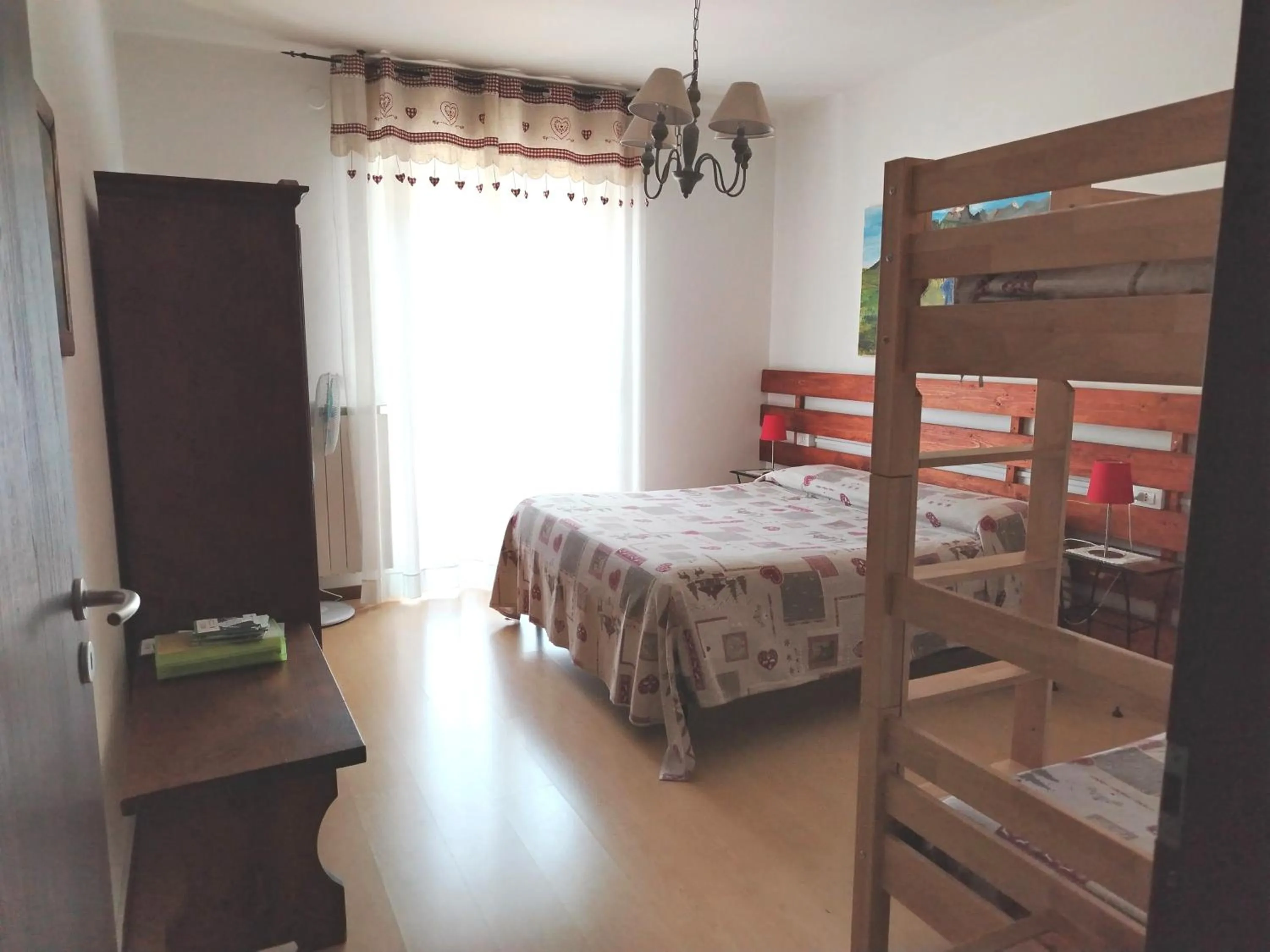 Bed in CASA AZZURRA Domodossola FREE PARKING