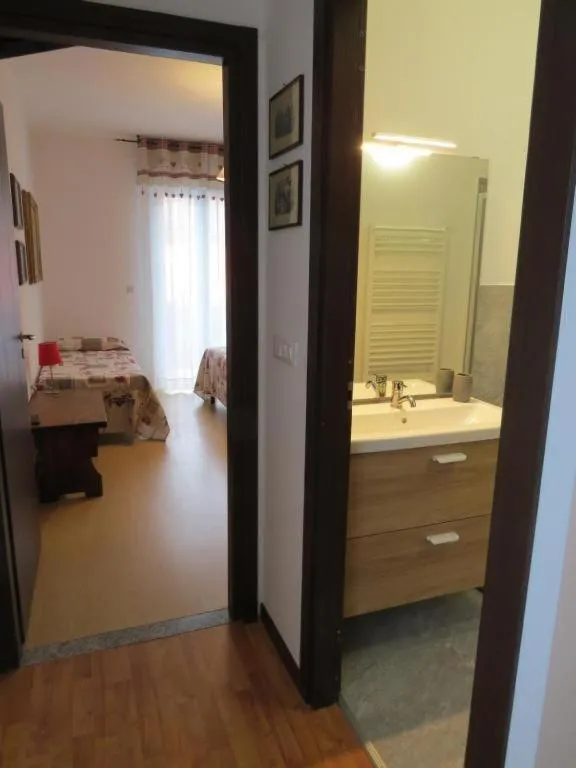 Bathroom, Bed in CASA AZZURRA Domodossola FREE PARKING
