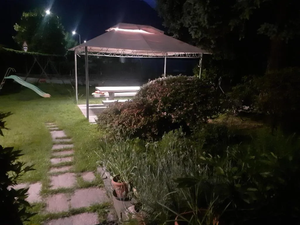 Garden in CASA AZZURRA Domodossola FREE PARKING