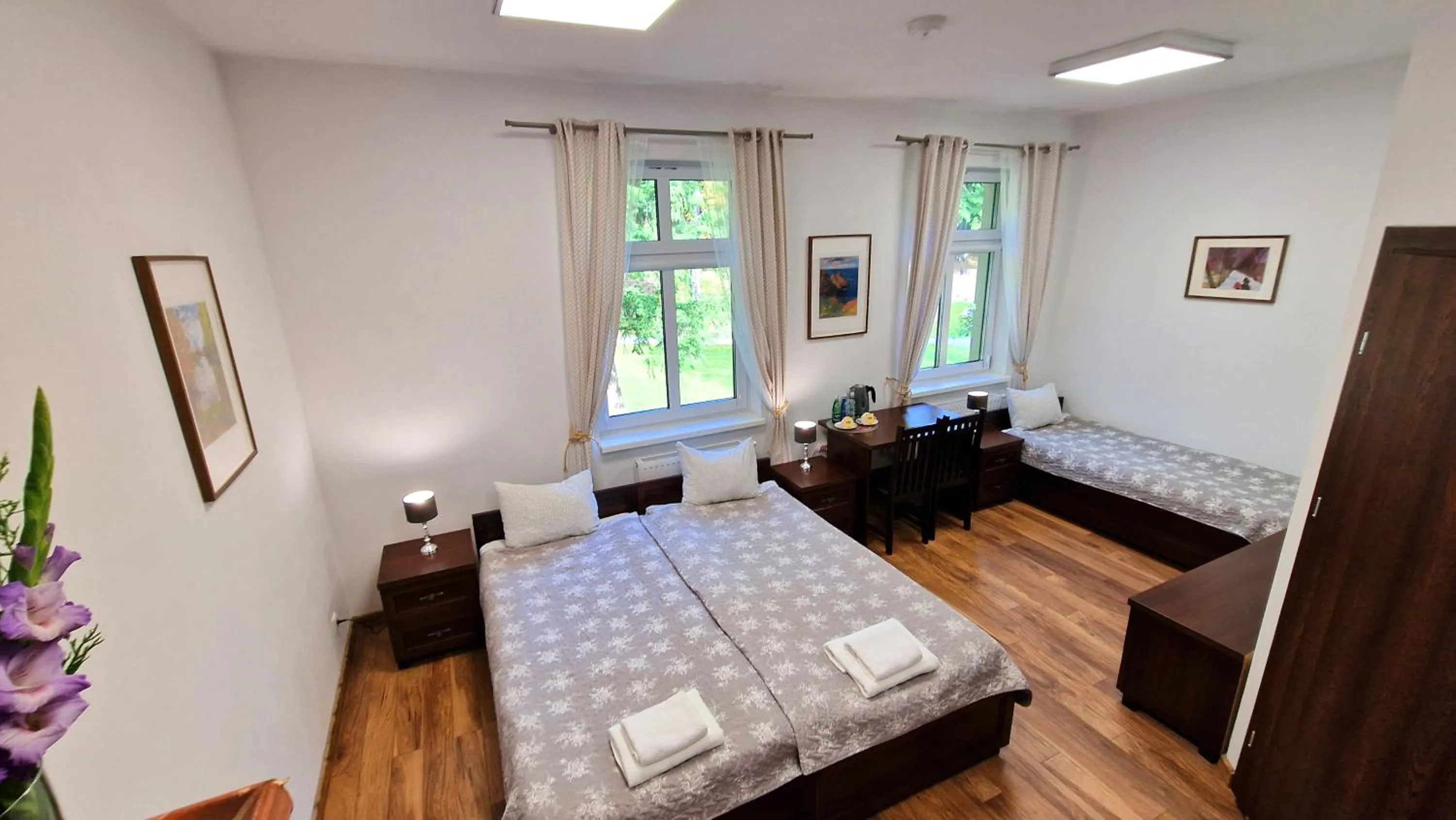 Photo of the whole room, Bed in Petite Charlotta