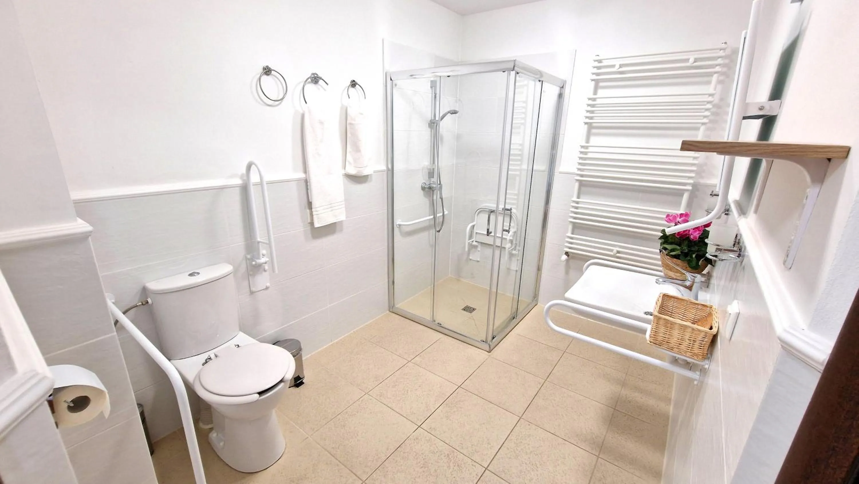 Bathroom in Petite Charlotta