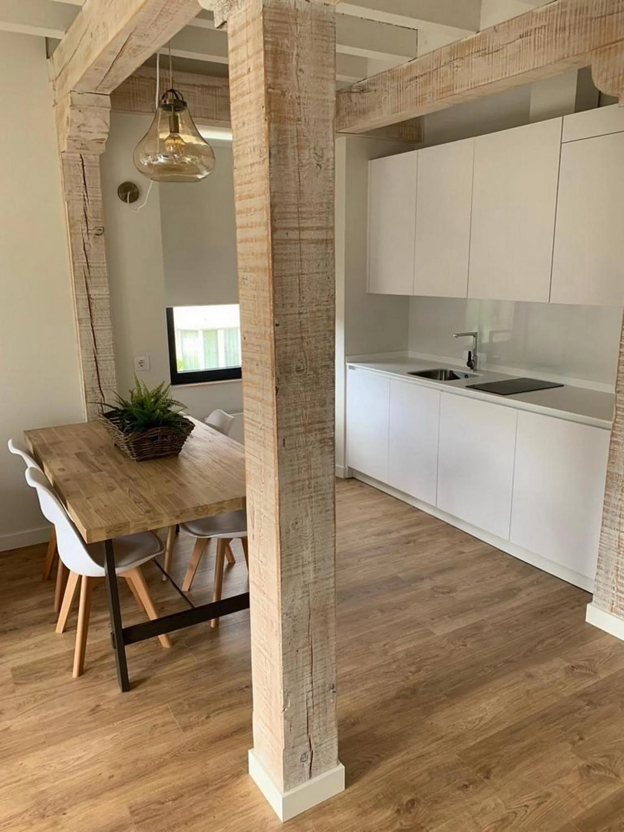 Kitchen or kitchenette in Apartamentos La Bicicleta