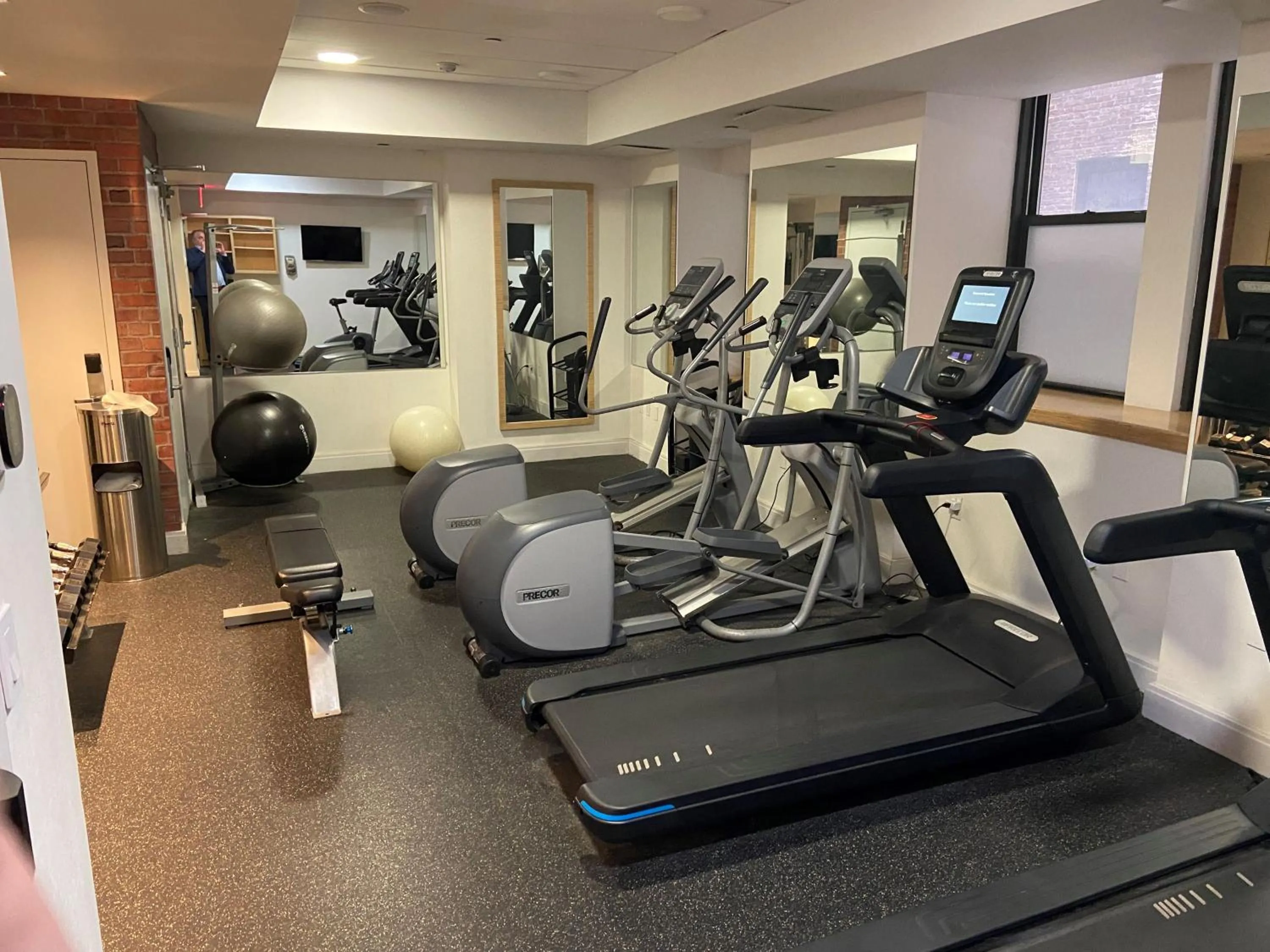 Fitness centre/facilities in Arthouse Hotel
