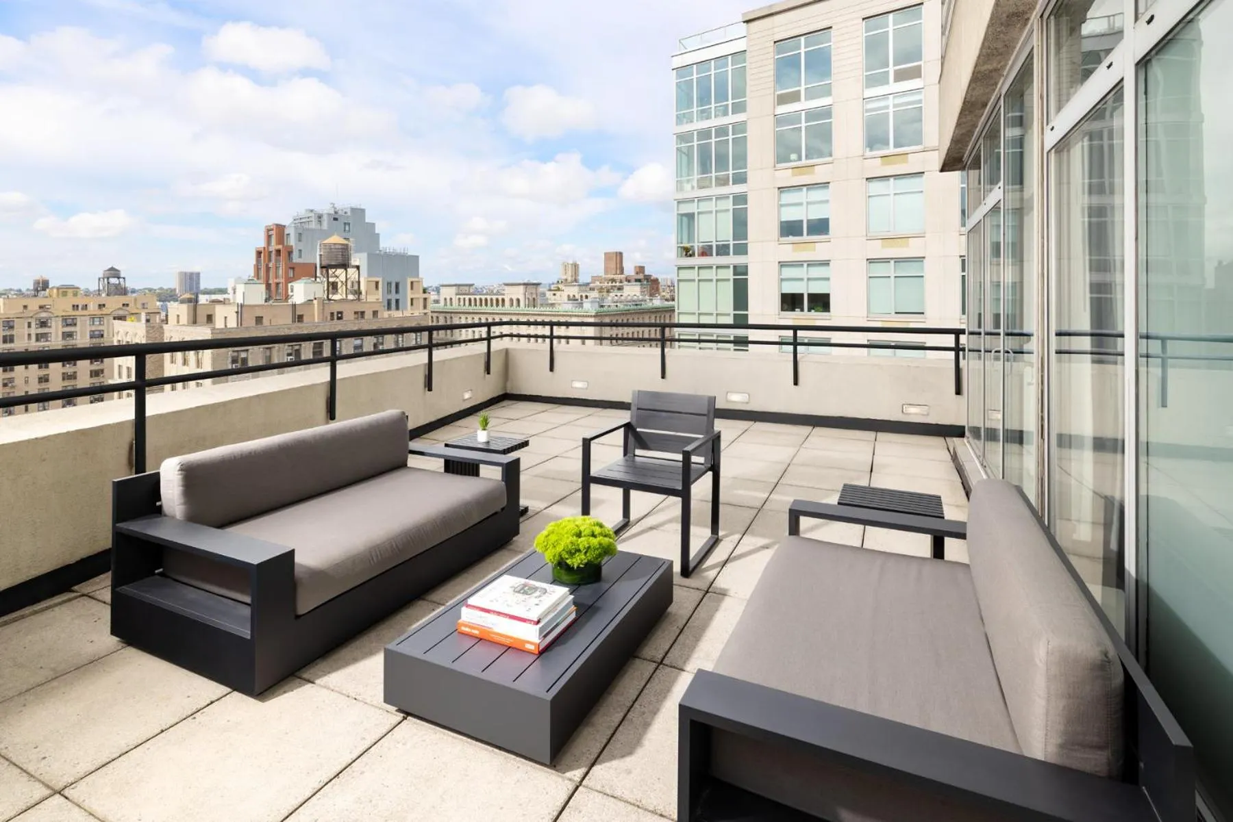 Balcony/Terrace in Arthouse Hotel