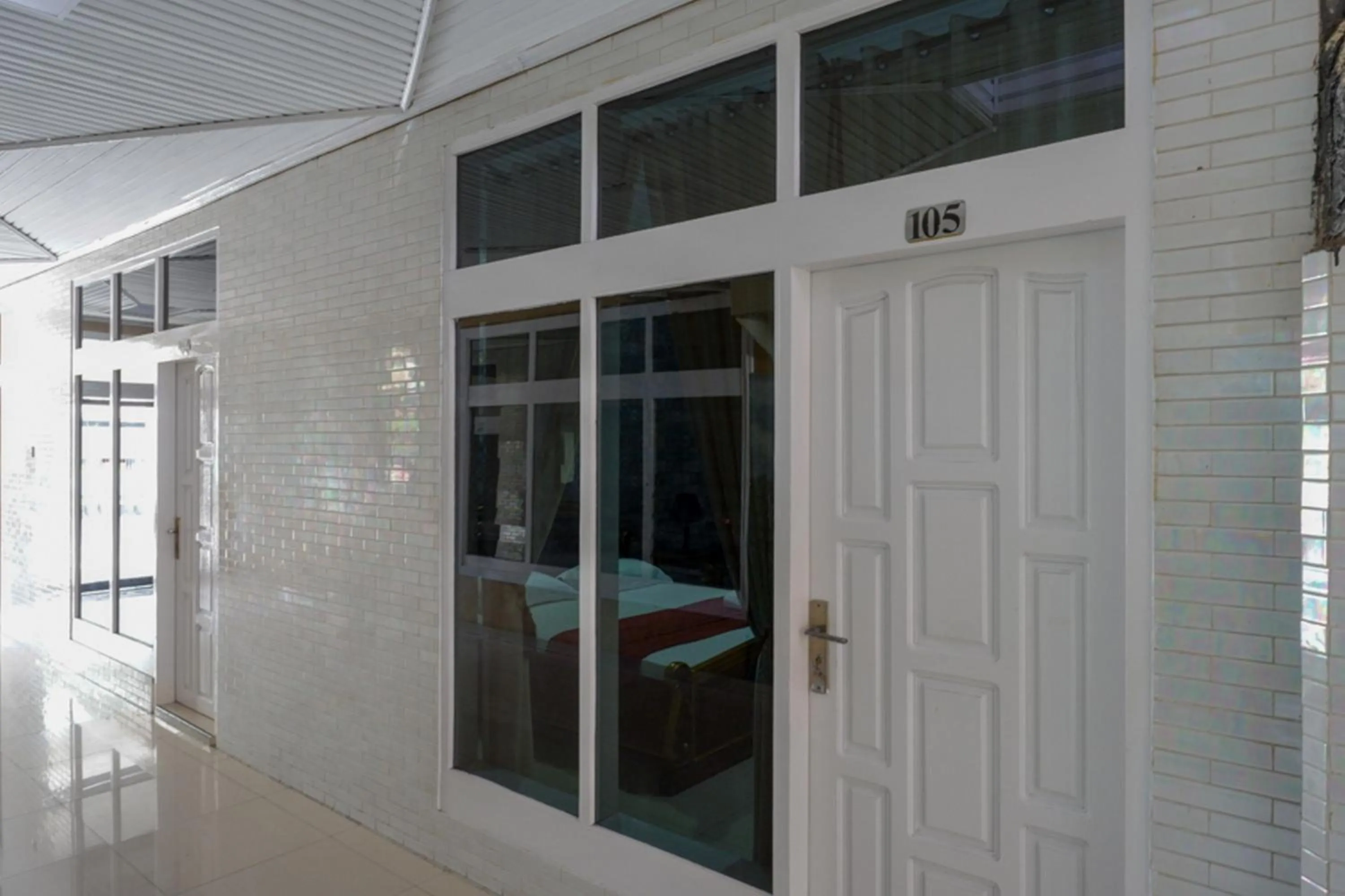 RedDoorz Plus Syariah at Alam Raya Hotel