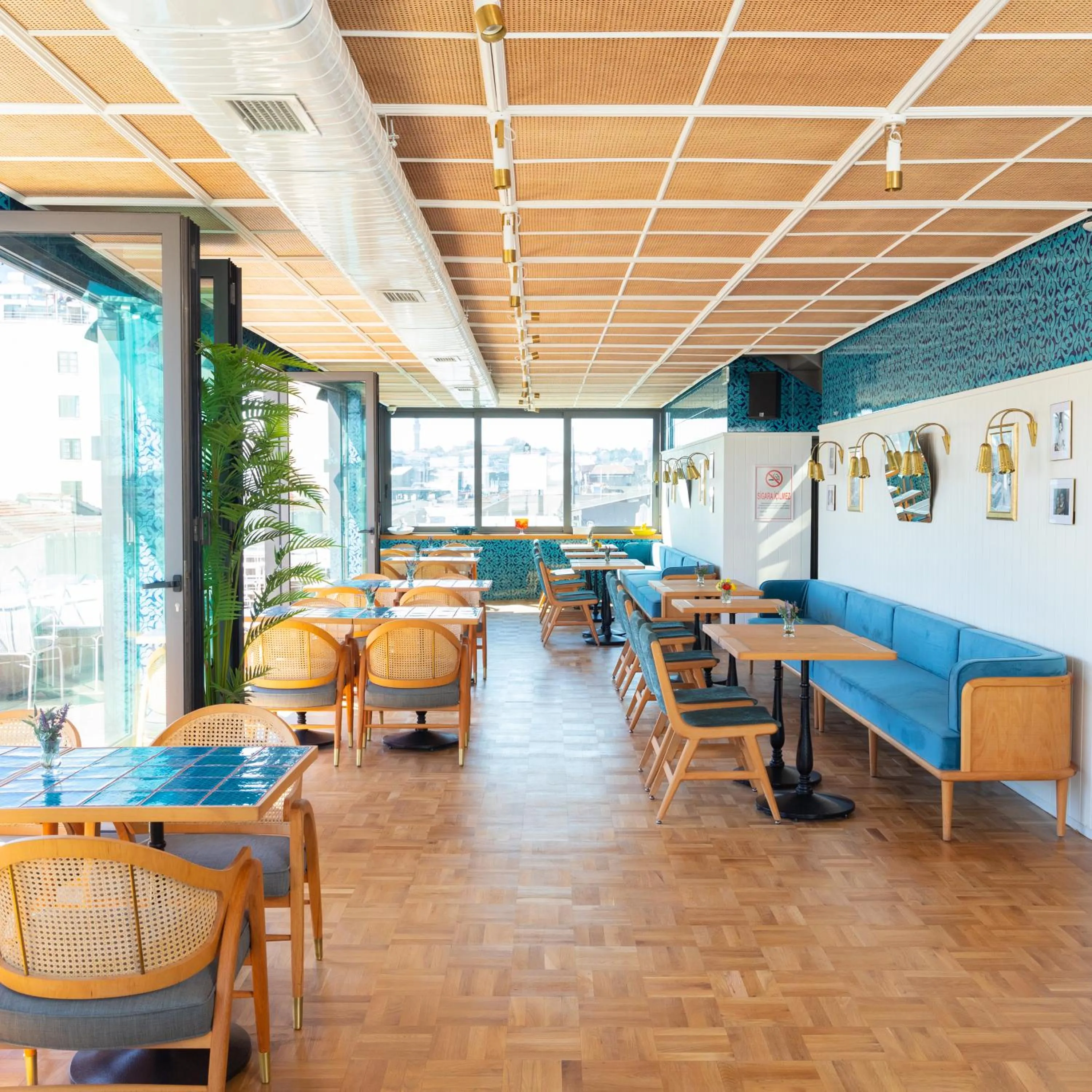 Restaurant/places to eat in Galata's Hotel