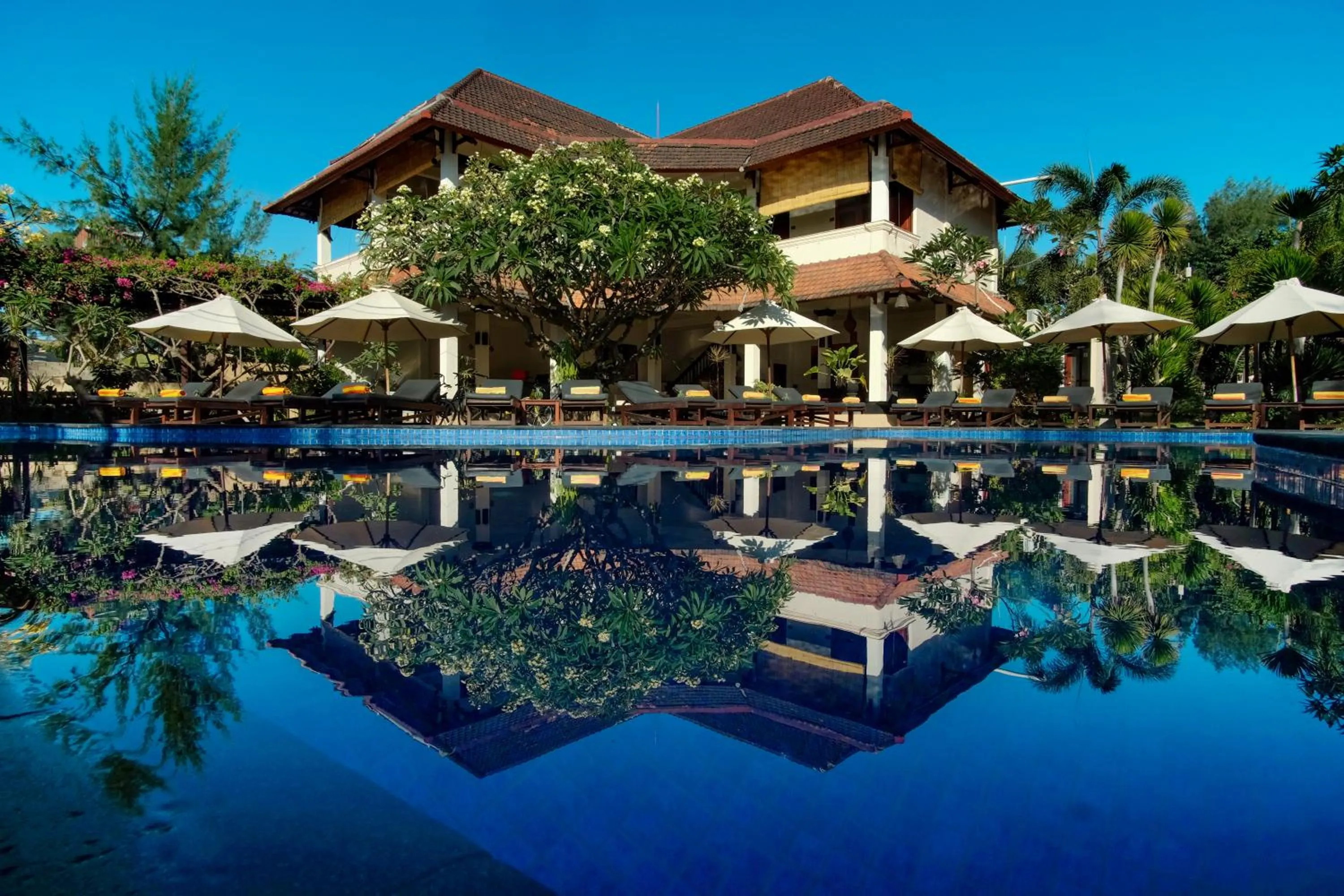 Swimming pool in Villa Unggul