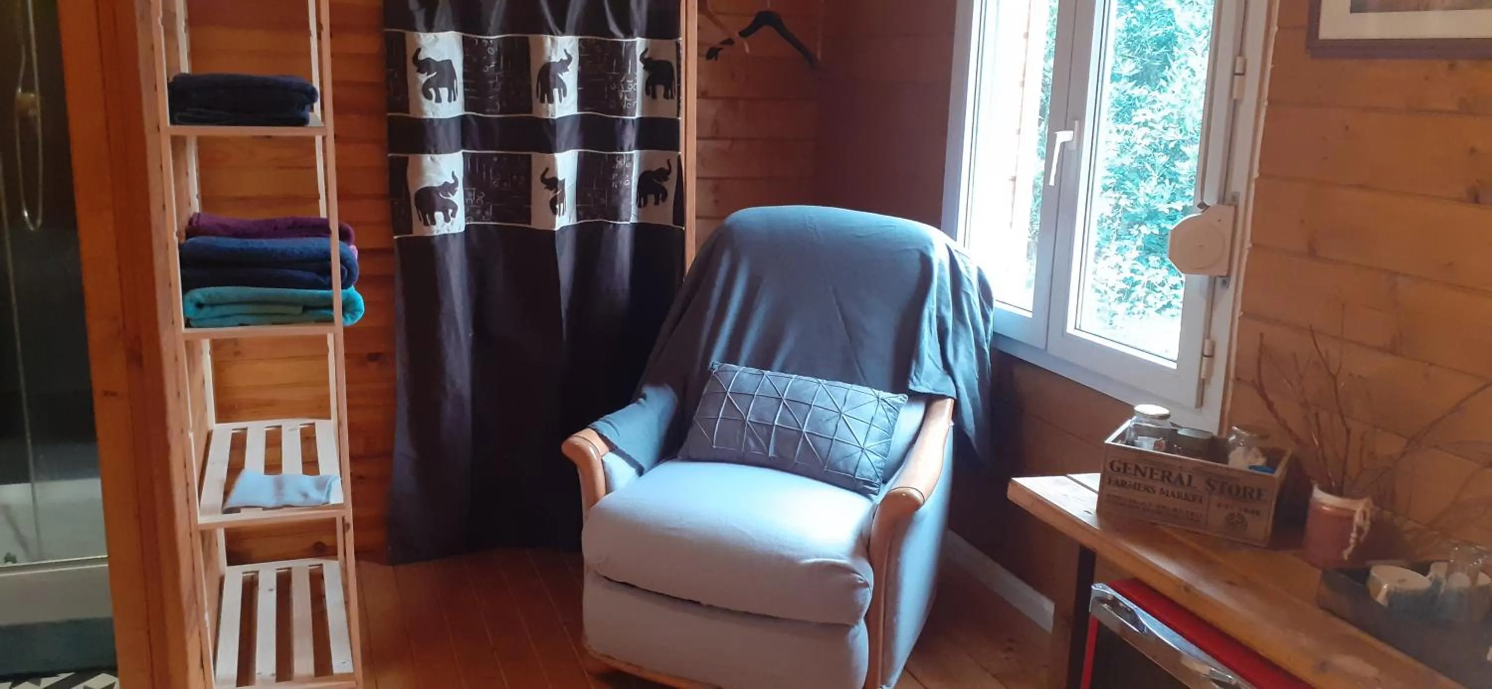 Seating area in Chambre La Caunette