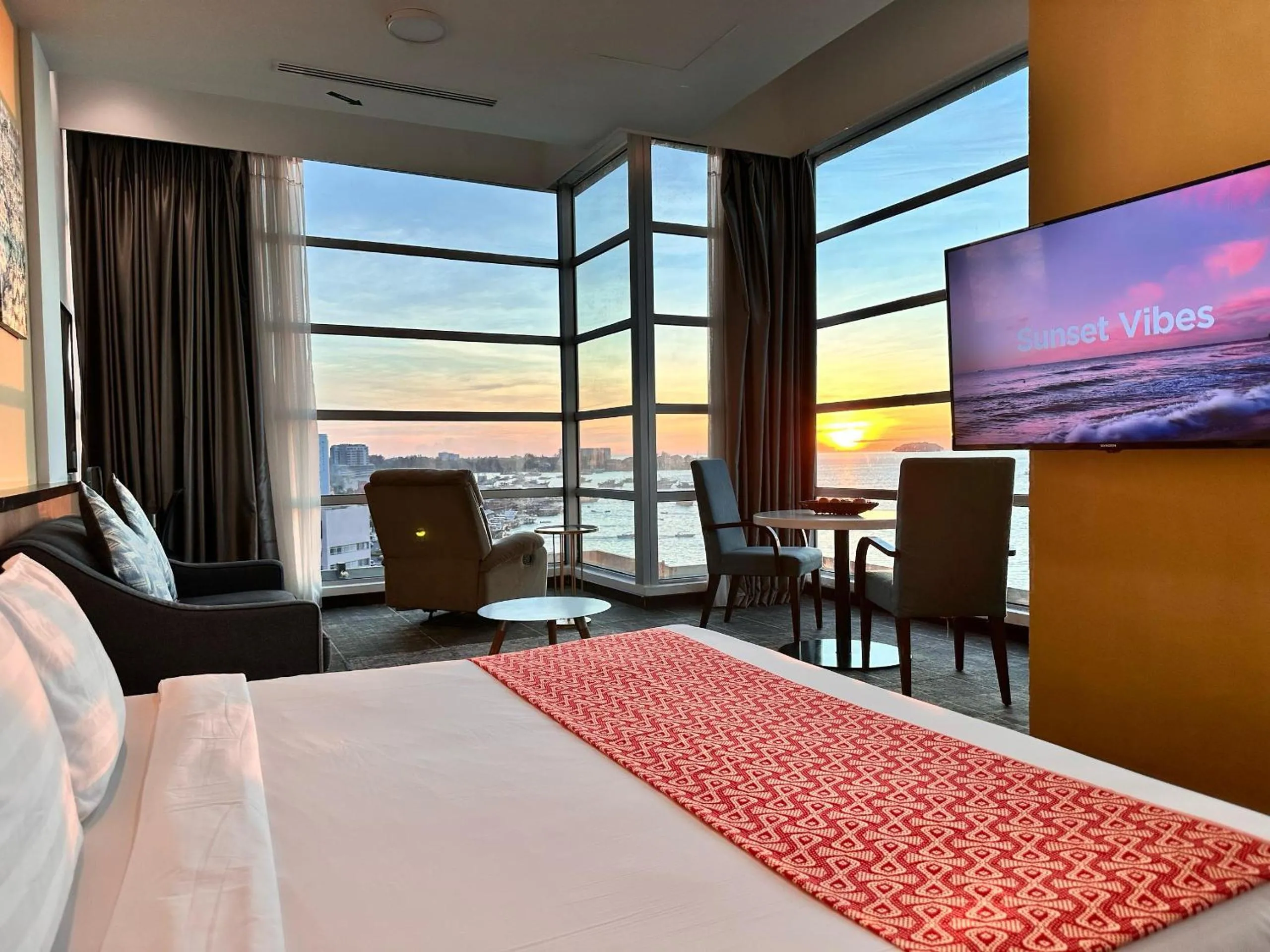 City view, Bed in Hotel 7 Suria