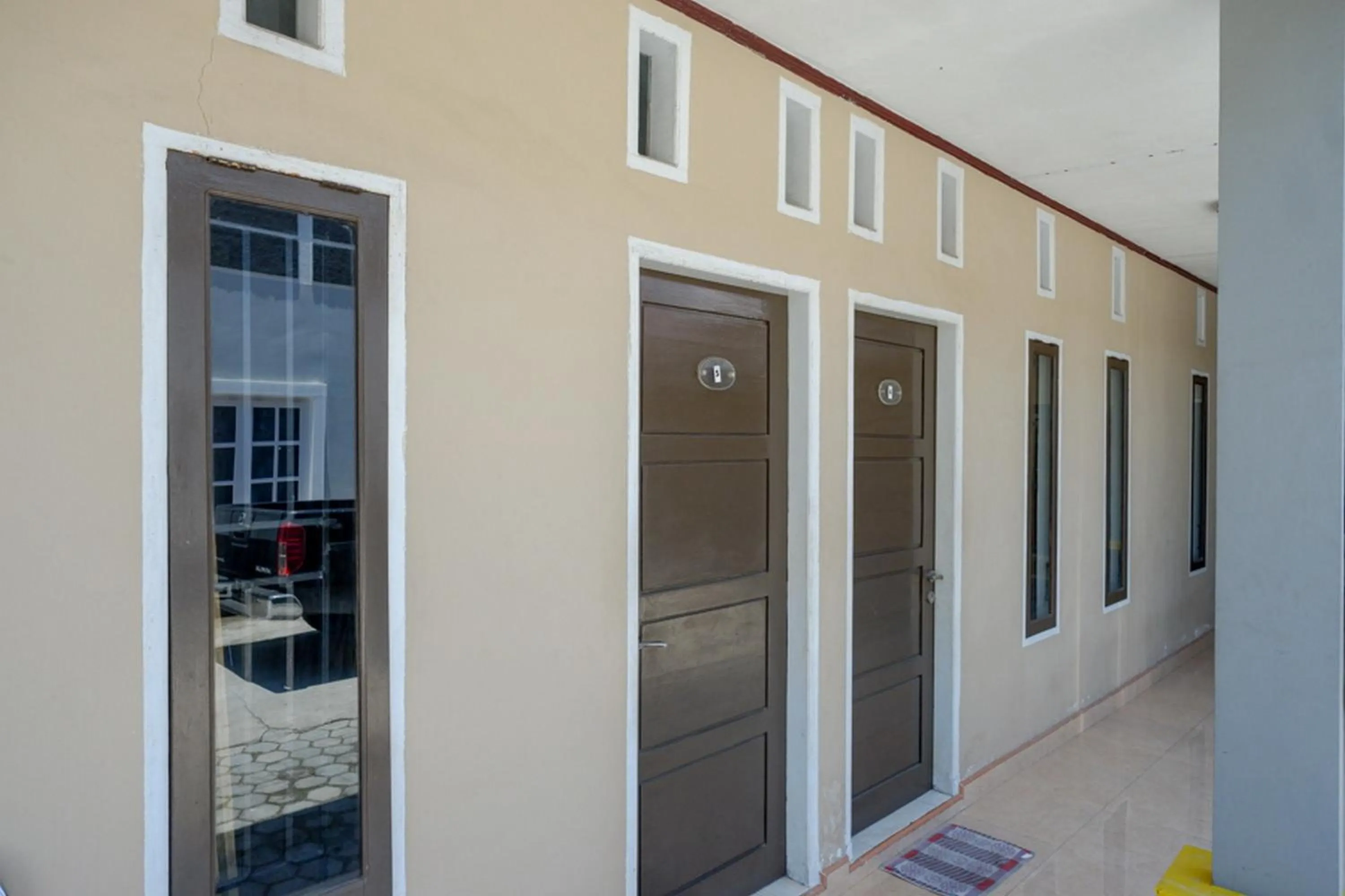 Property building in RedDoorz Syariah near Mutiara SIS Al Jufrie Airport Palu 2