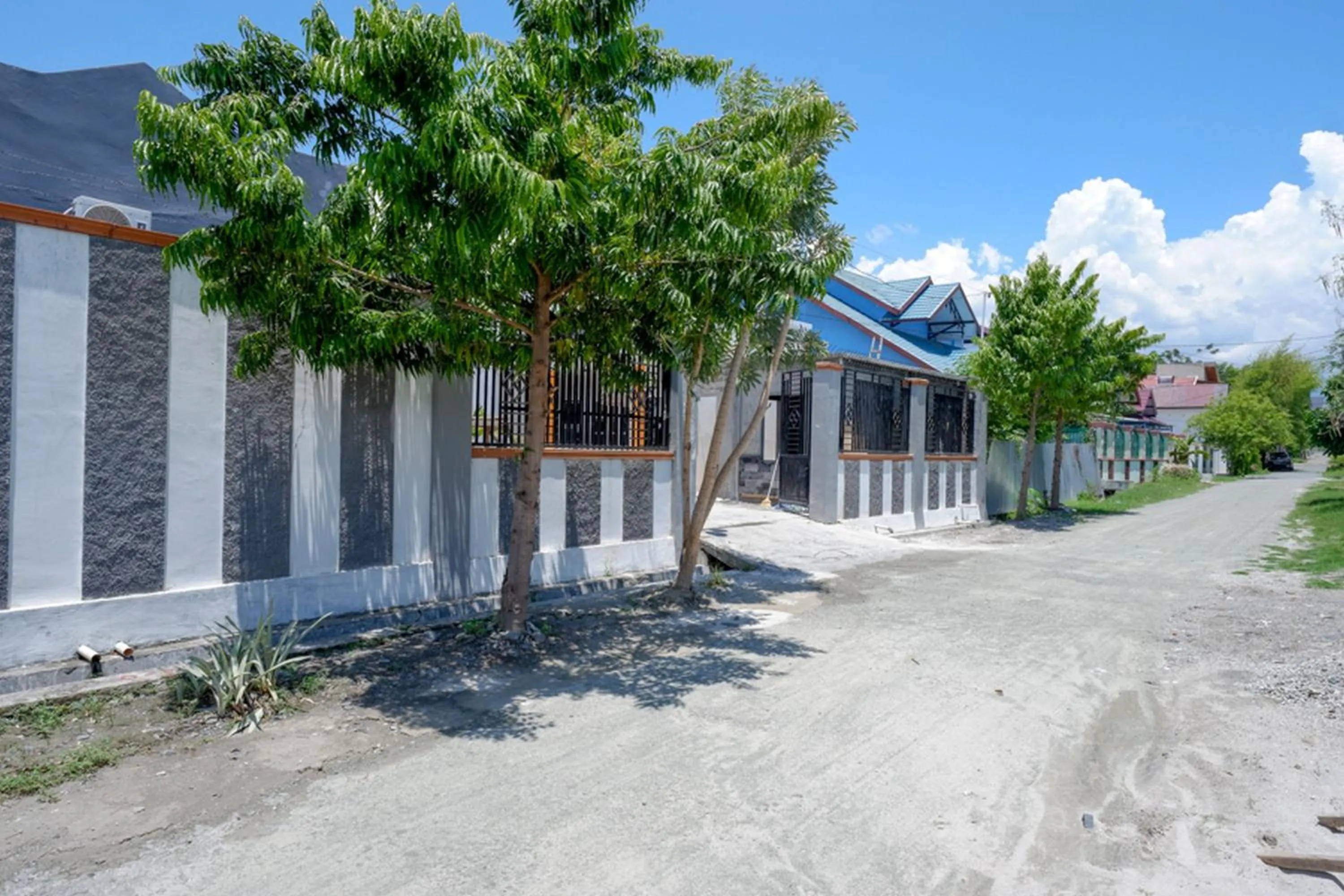 Property building in RedDoorz Syariah near Mutiara SIS Al Jufrie Airport Palu 2