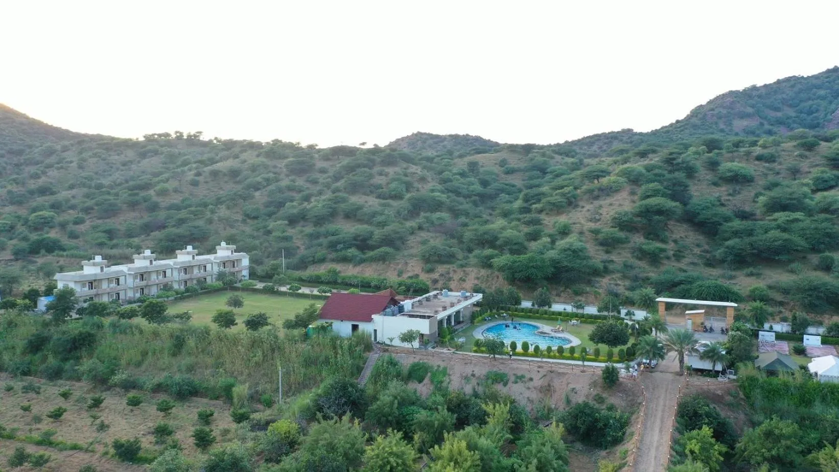 Garden in Amar Bagh Resort