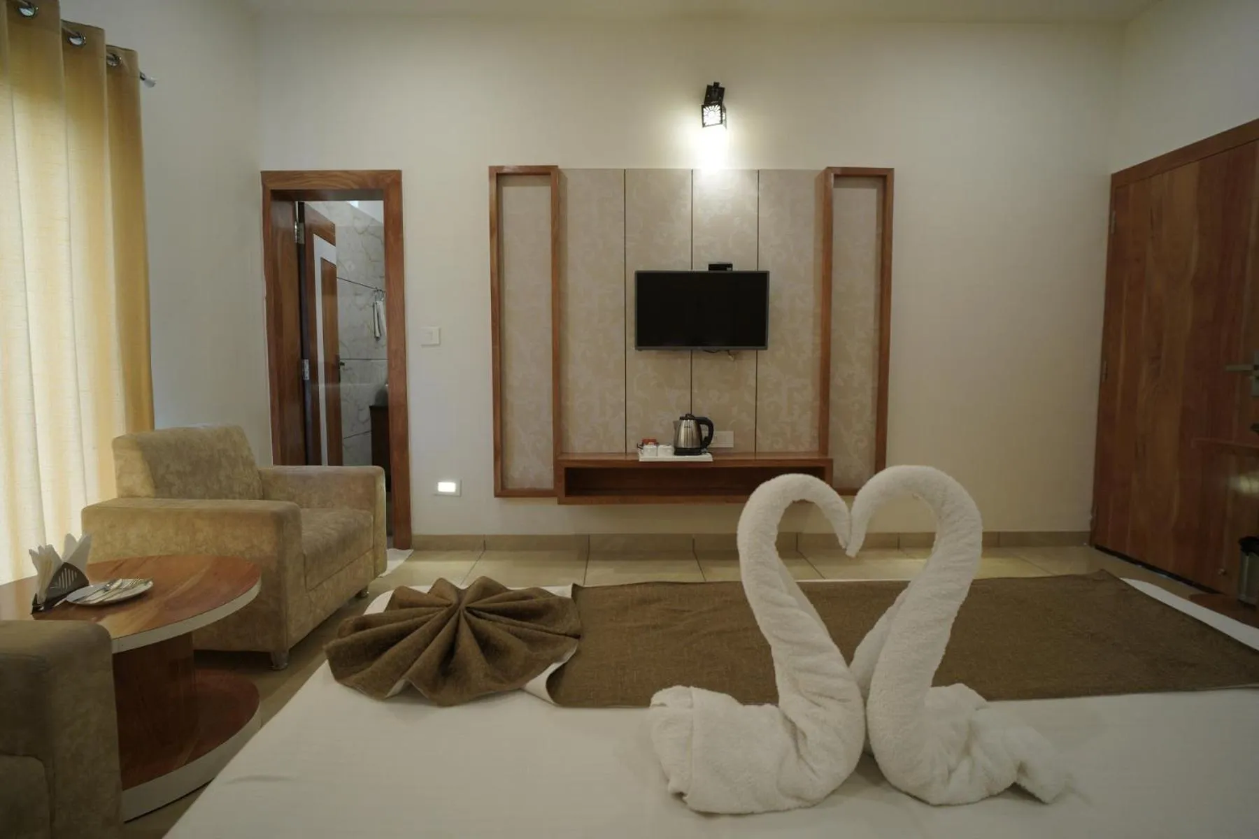 Bed in Amar Bagh Resort