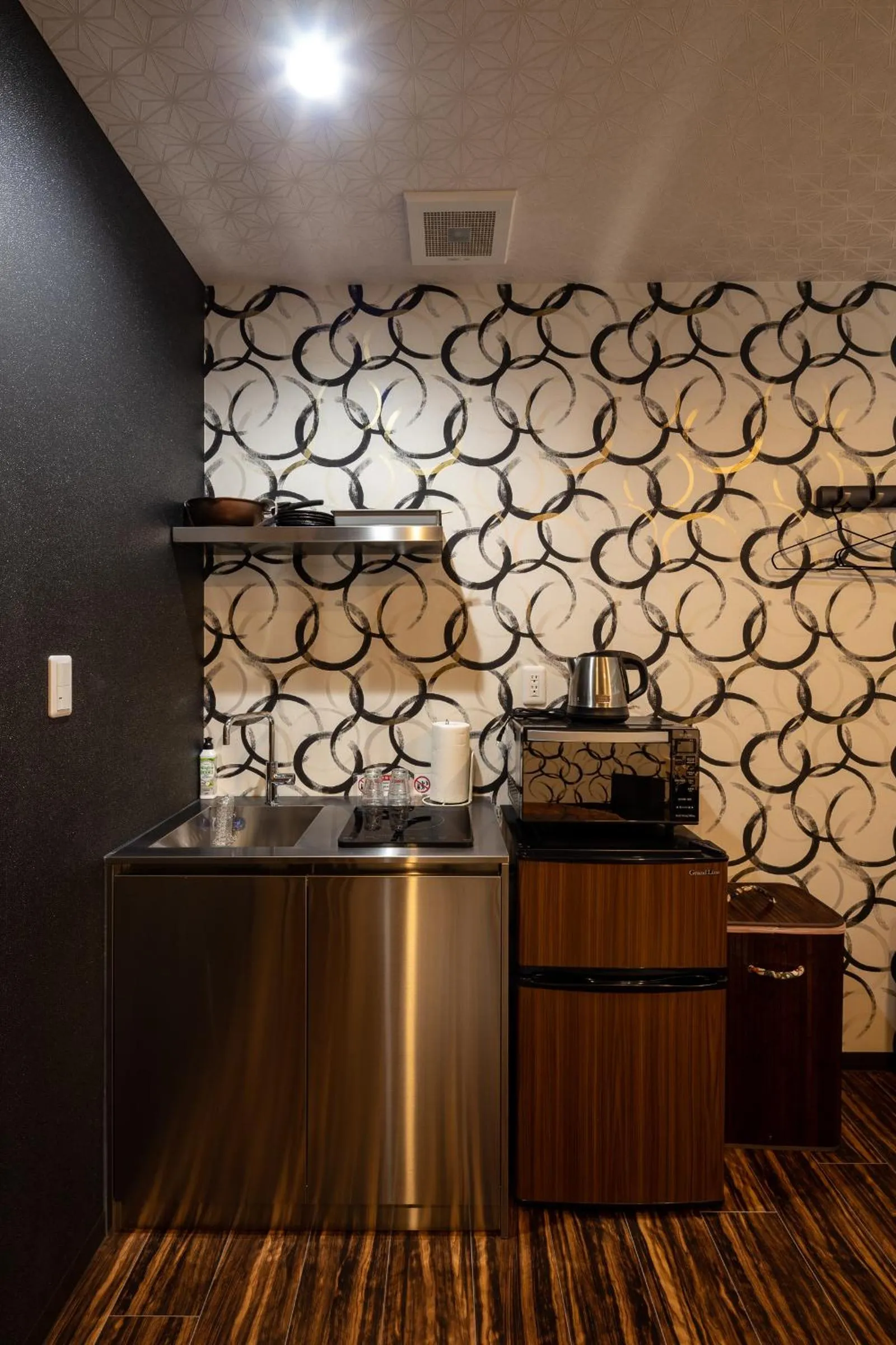 ESTABLISHMENT Asakusa