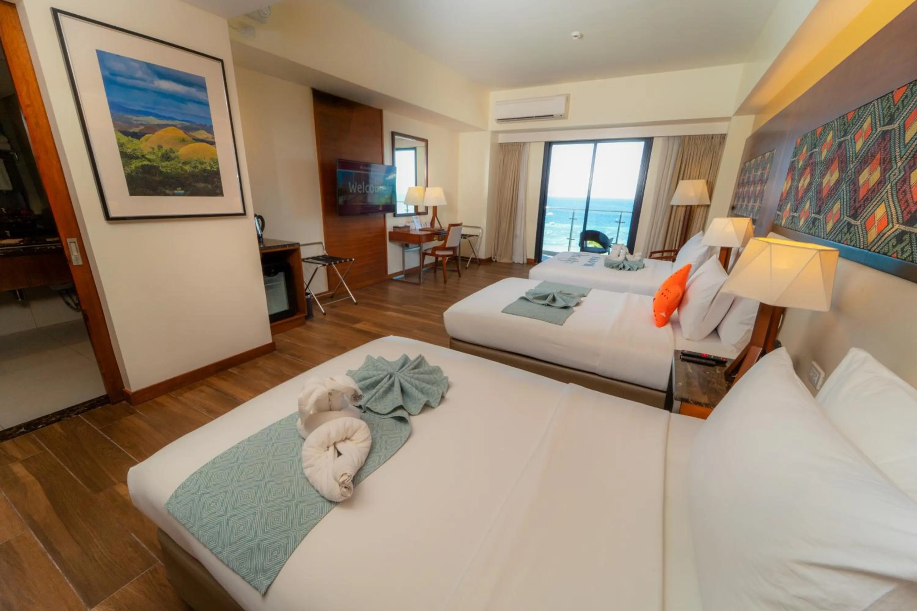 Guests, Bed in Best Western Plus The Ivywall Resort-Panglao