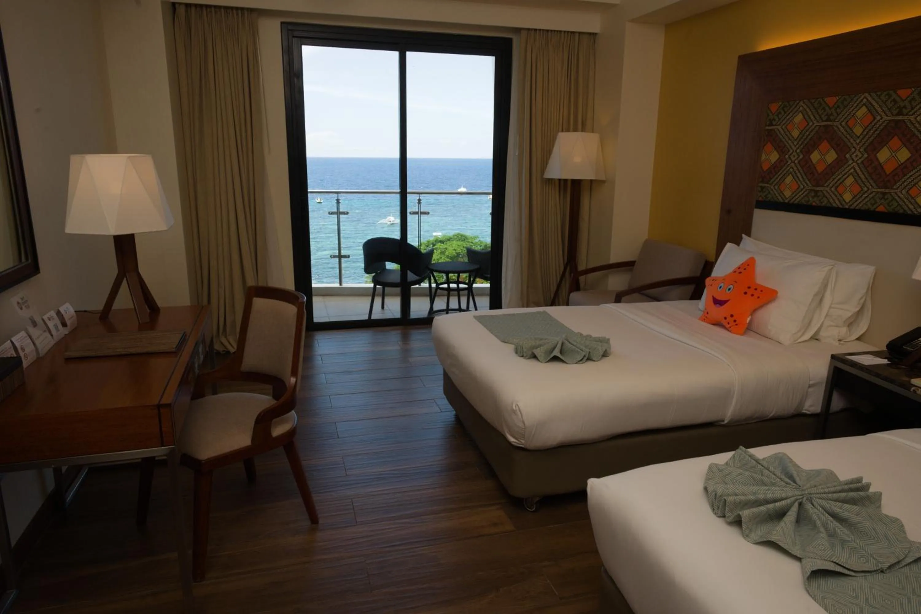 Guests, Bed in Best Western Plus The Ivywall Resort-Panglao