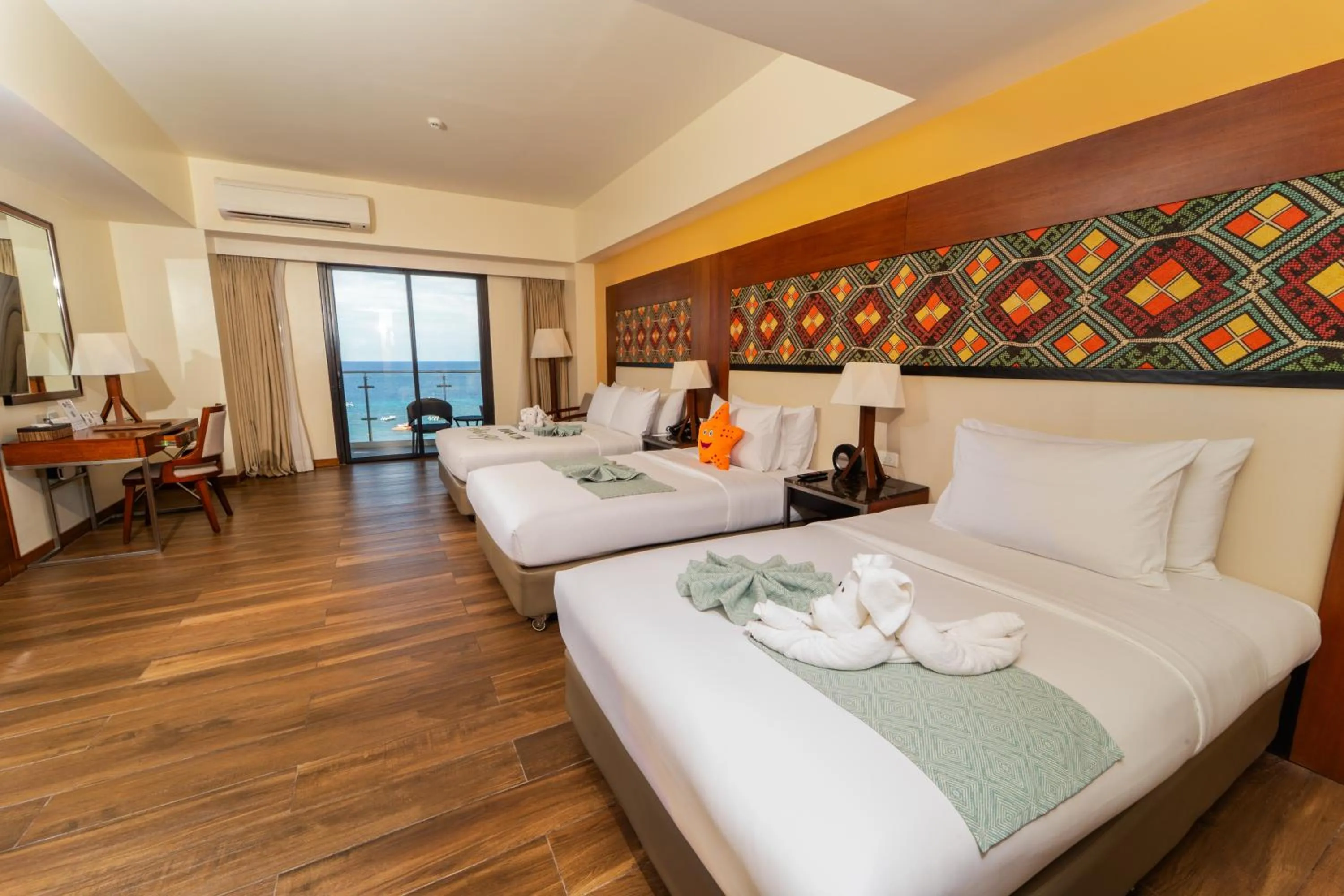 Guests, Bed in Best Western Plus The Ivywall Resort-Panglao