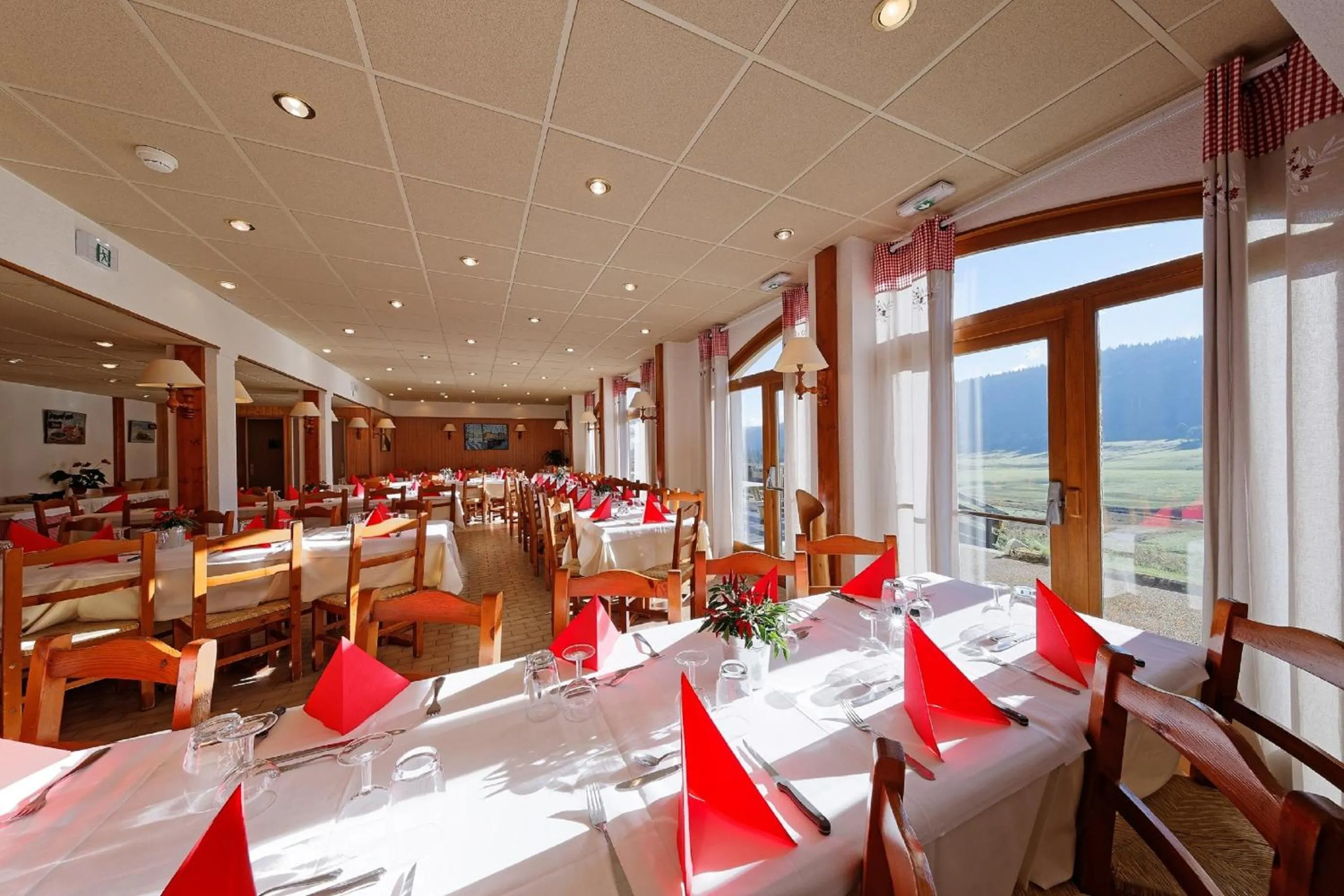 Restaurant/places to eat in Hôtel Club Le Risoux