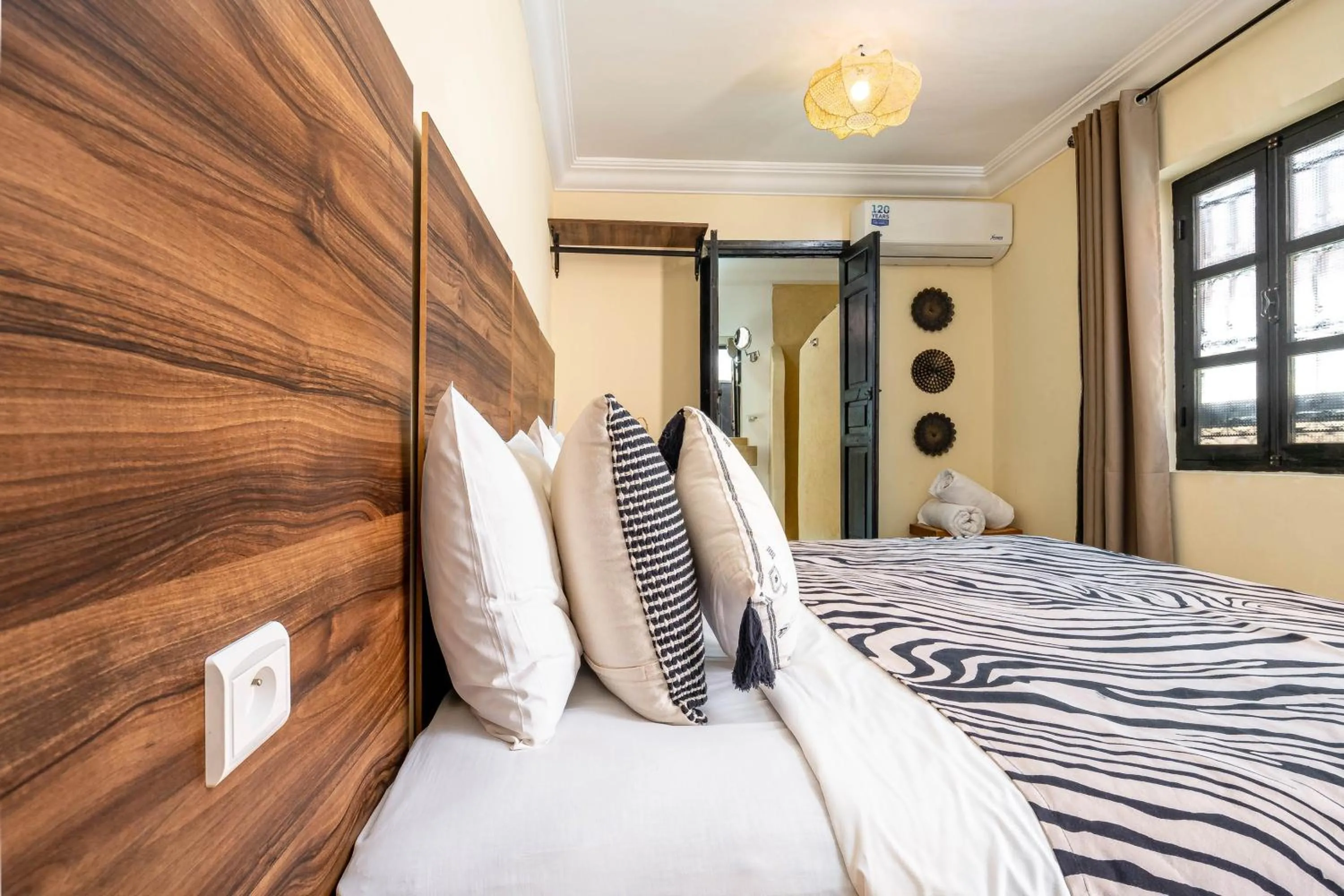 Photo of the whole room, Bed in RIAD LA GAZELLE DU SUD