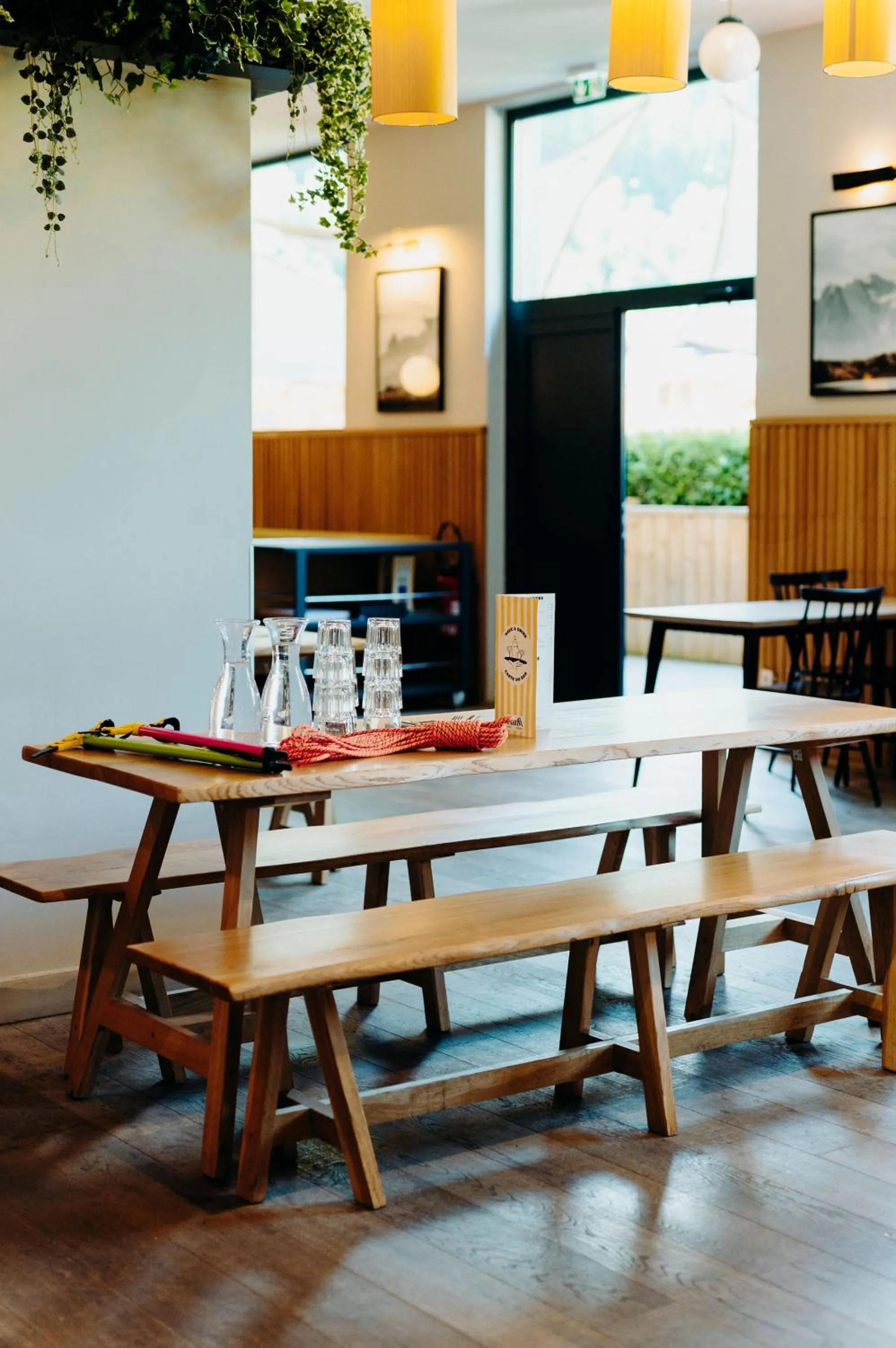 Restaurant/places to eat in Plan B Hotel - Living Chamonix