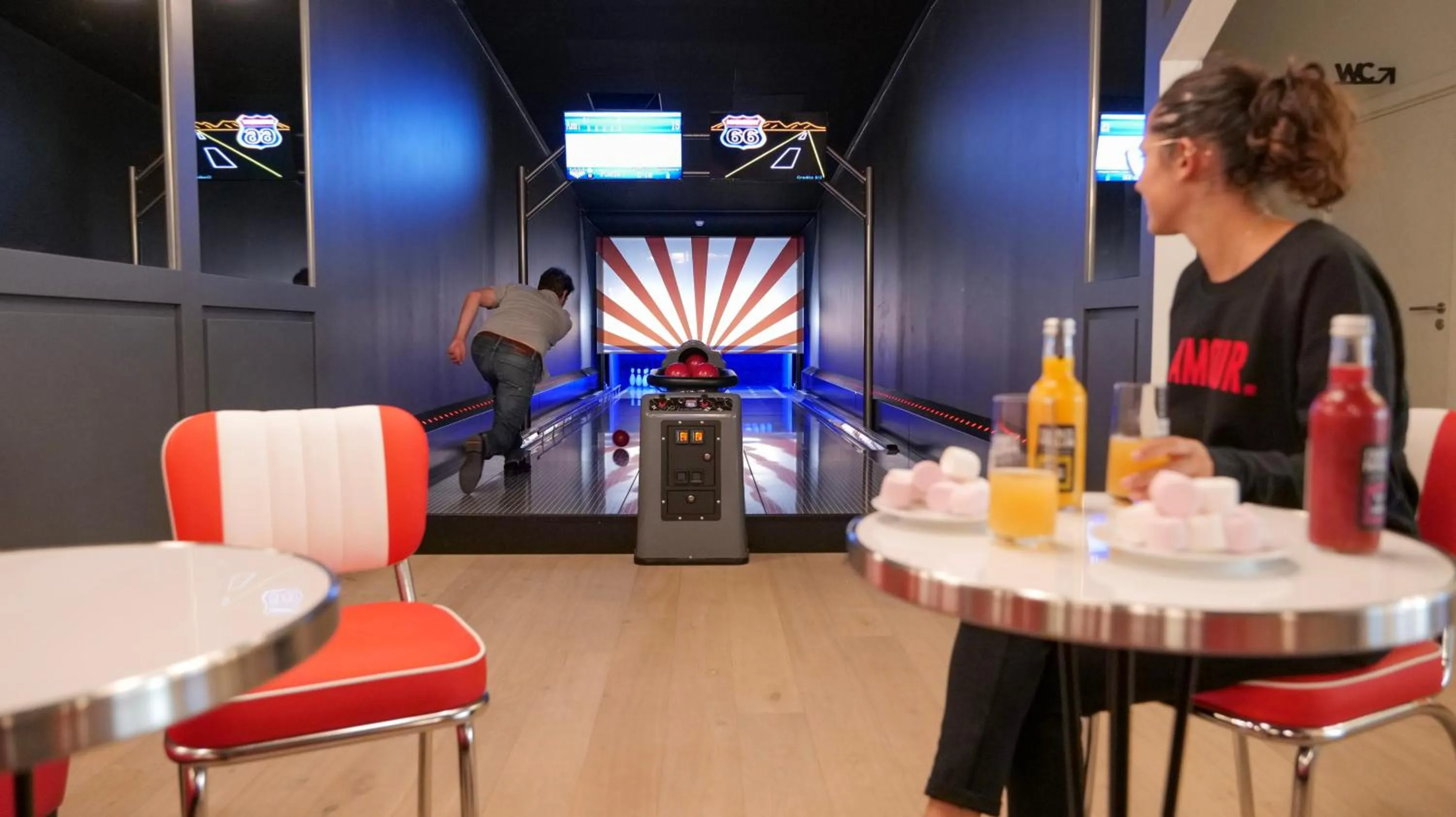 Bowling in Plan B Hotel - Living Chamonix