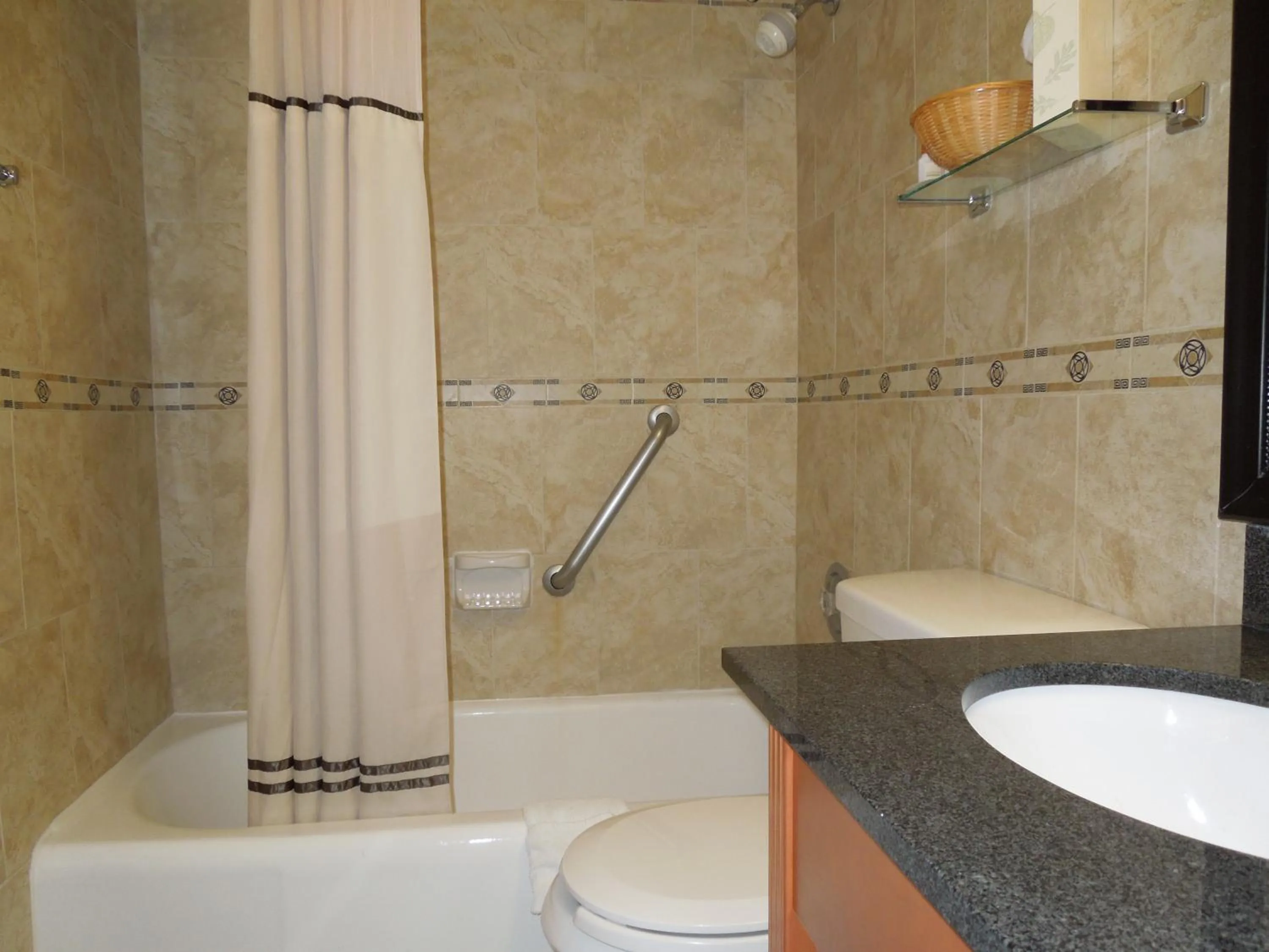 Toilet in Days Inn by Wyndham Washington DC/Connecticut Avenue