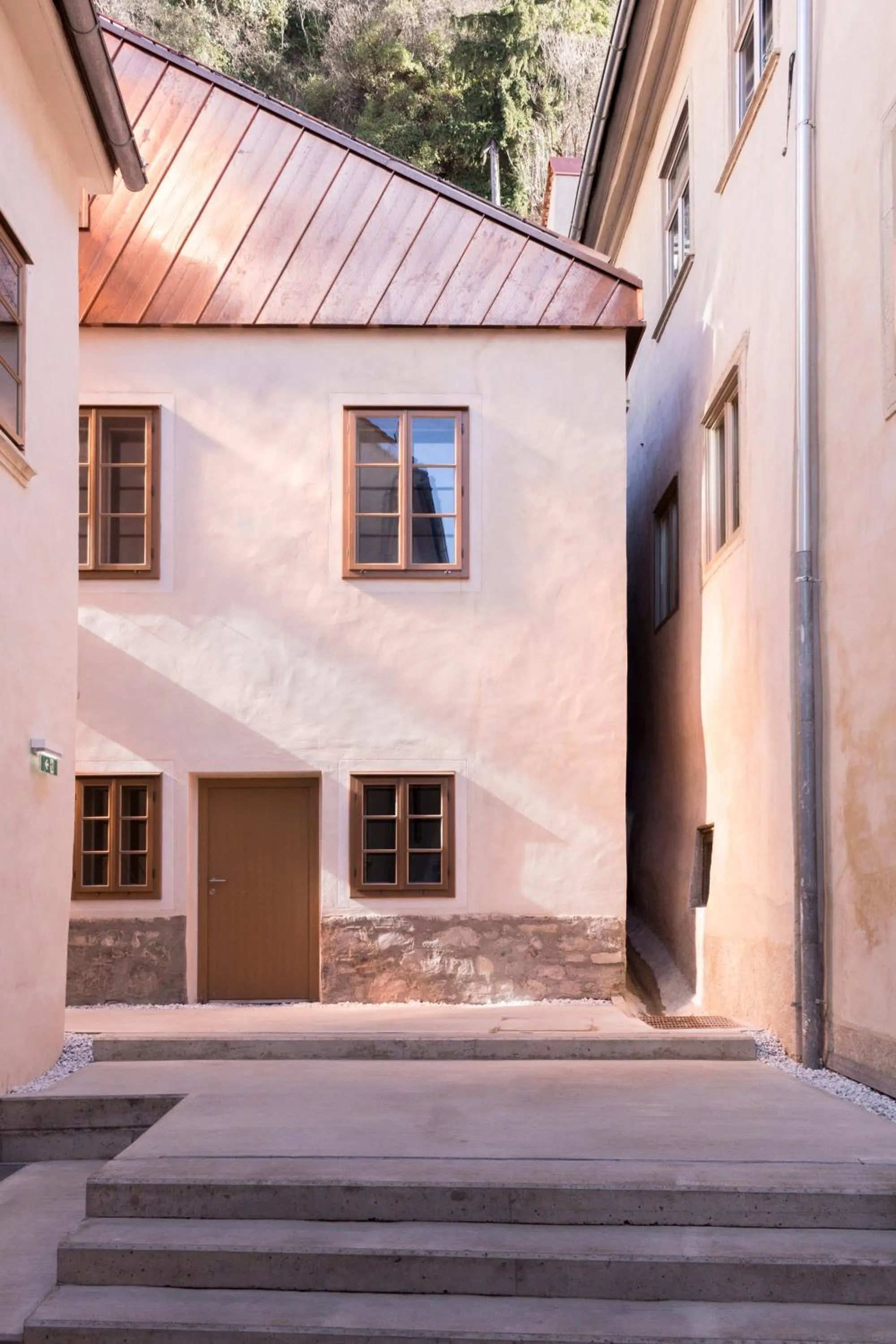 Property building in Kai 36 - Hotel zwischen Fels und Fluss