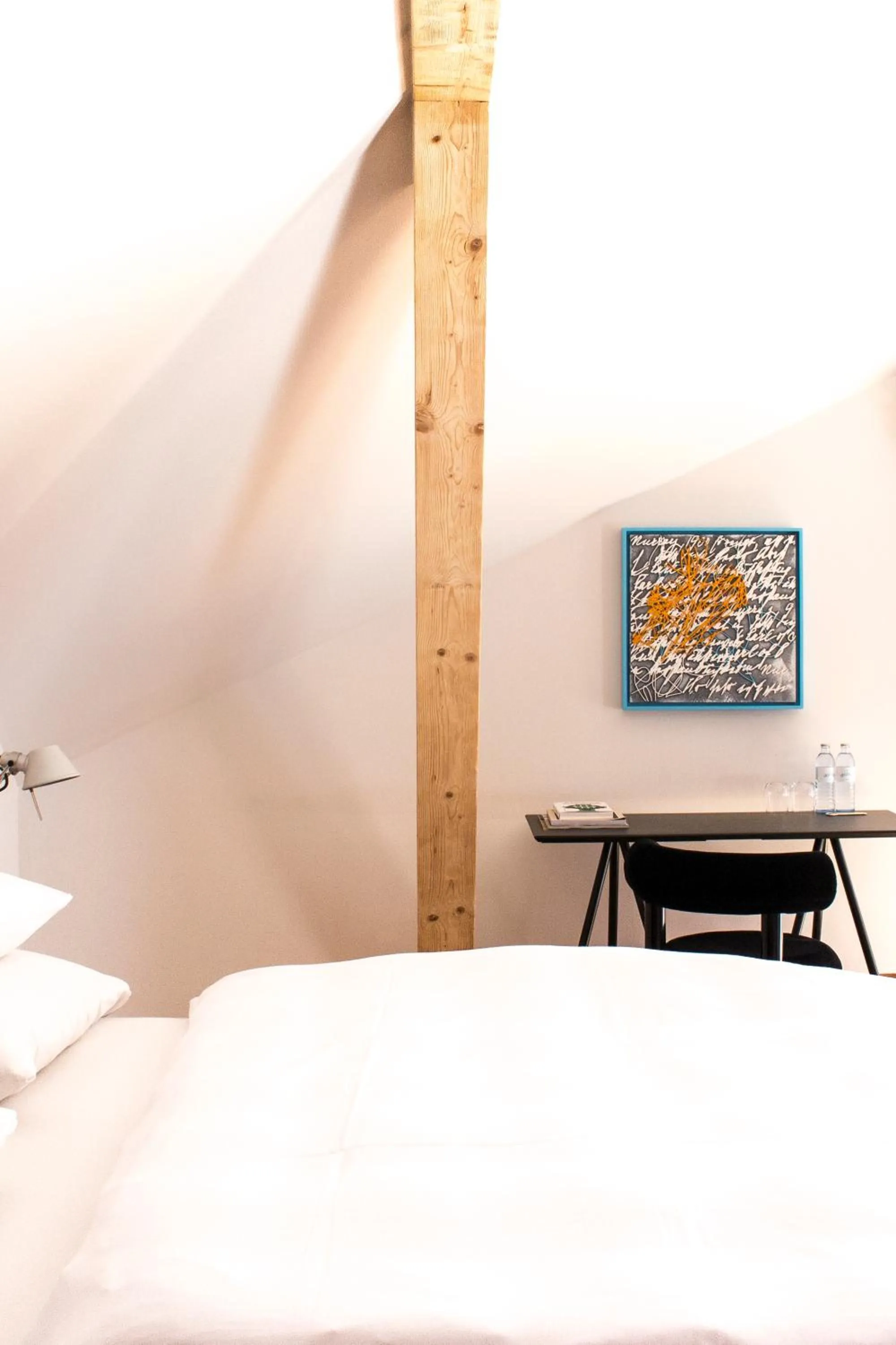 Photo of the whole room, Bed in Kai 36 - Hotel zwischen Fels und Fluss