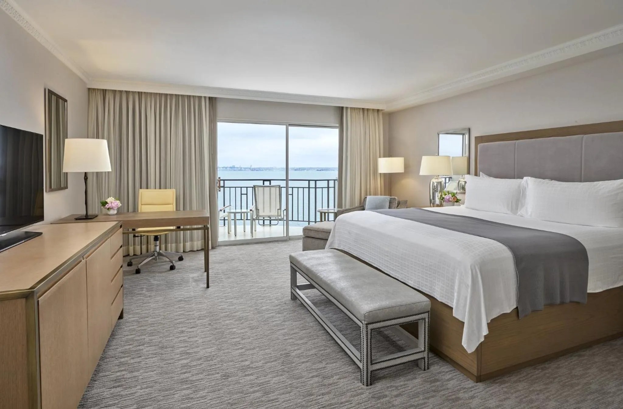 Photo of the whole room, Bed in Loews Coronado Bay Resort