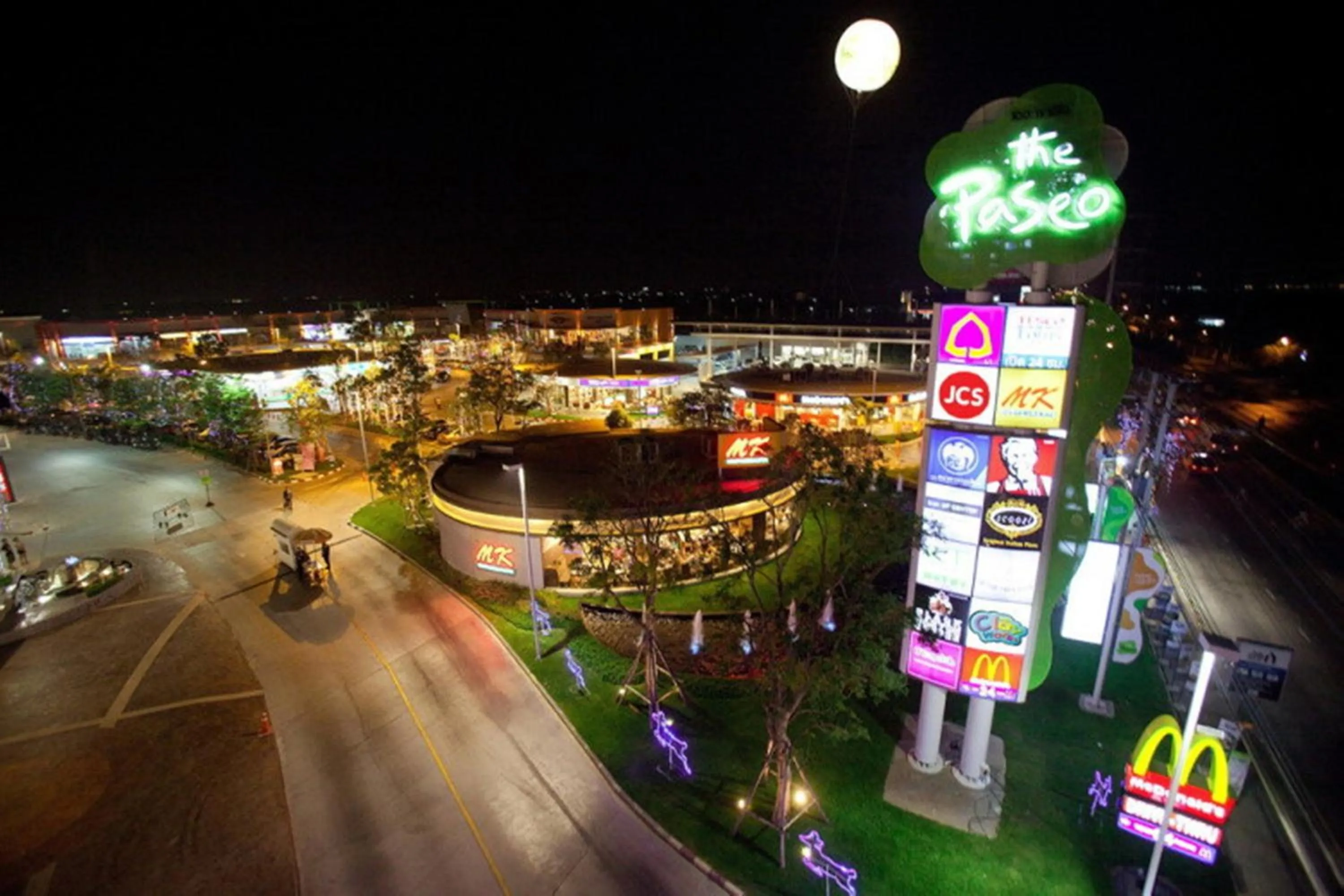 Night in The Airy Residence