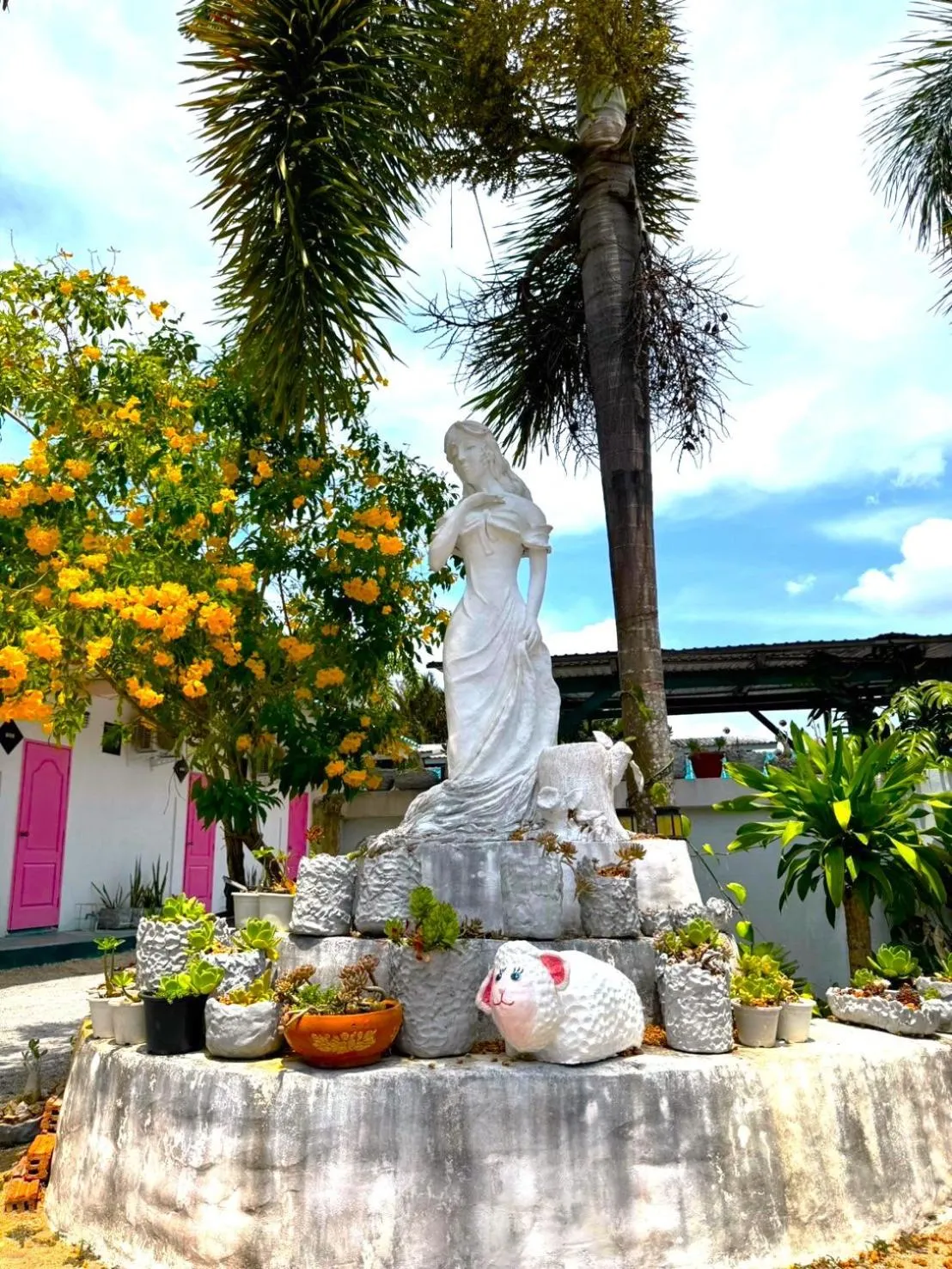 Garden in Ingpha Room For Rent