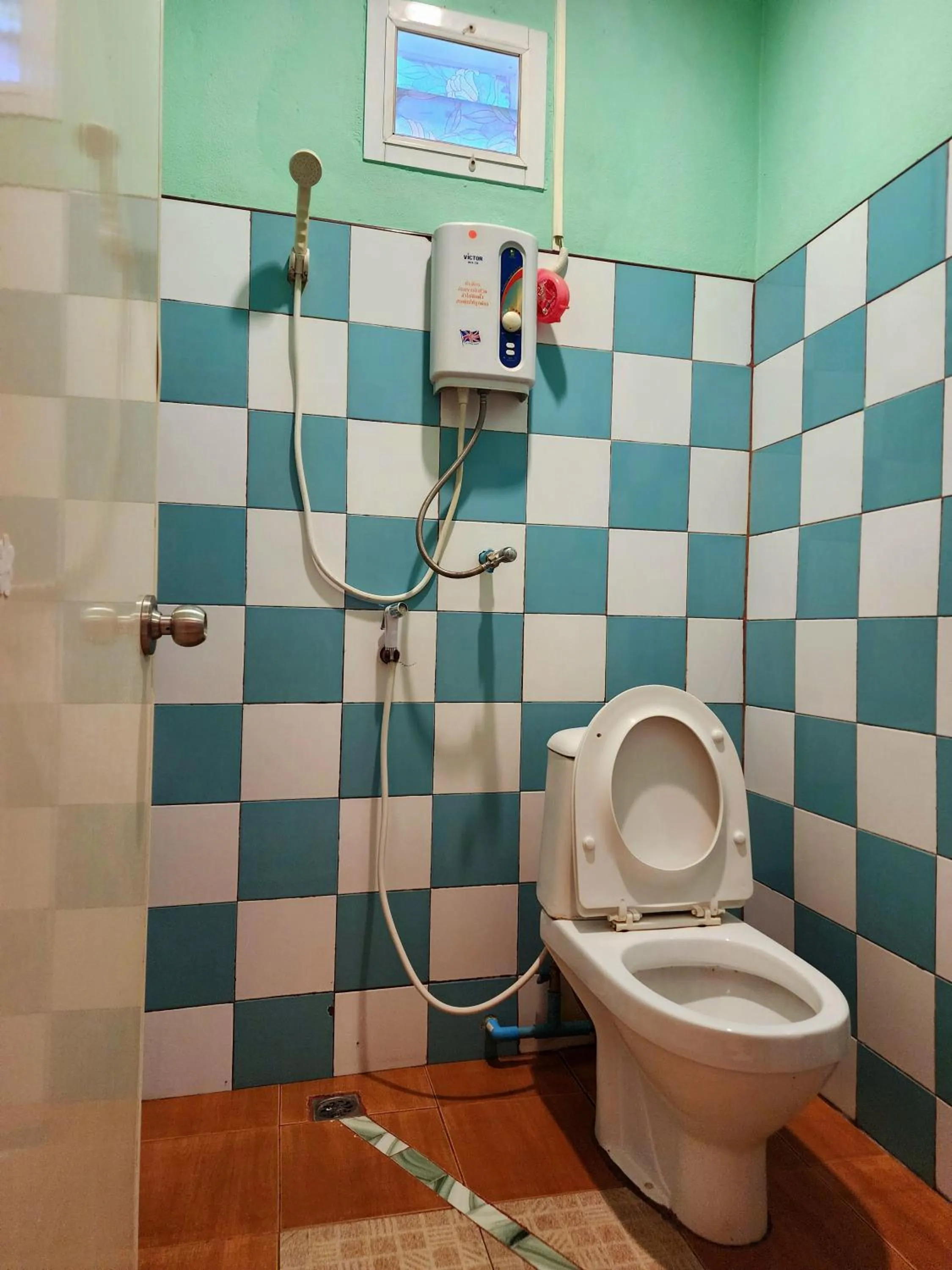 Shower in Ingpha Room For Rent