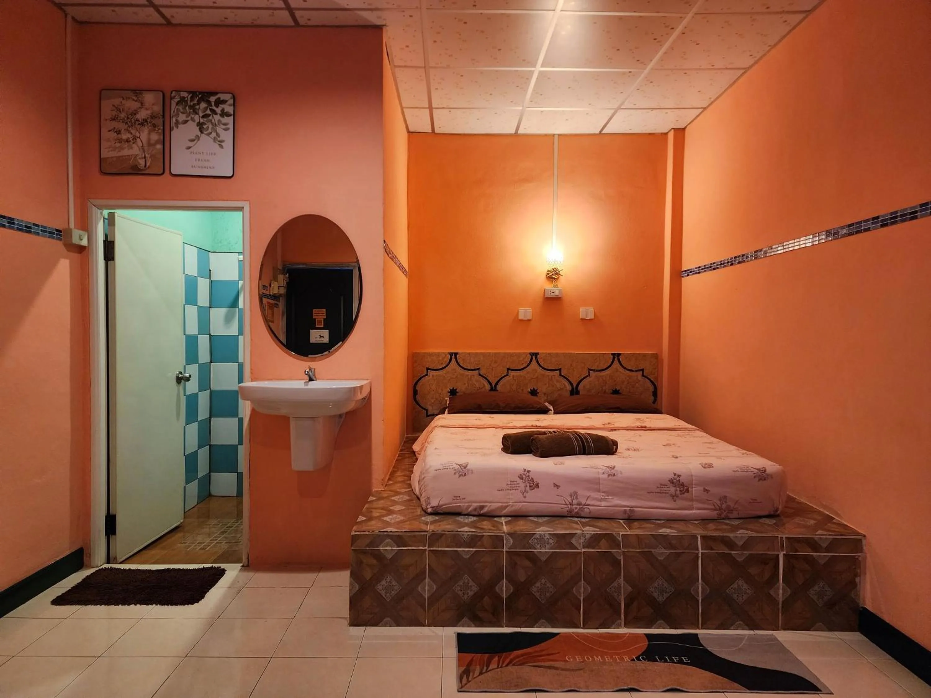 Bed in Ingpha Room For Rent