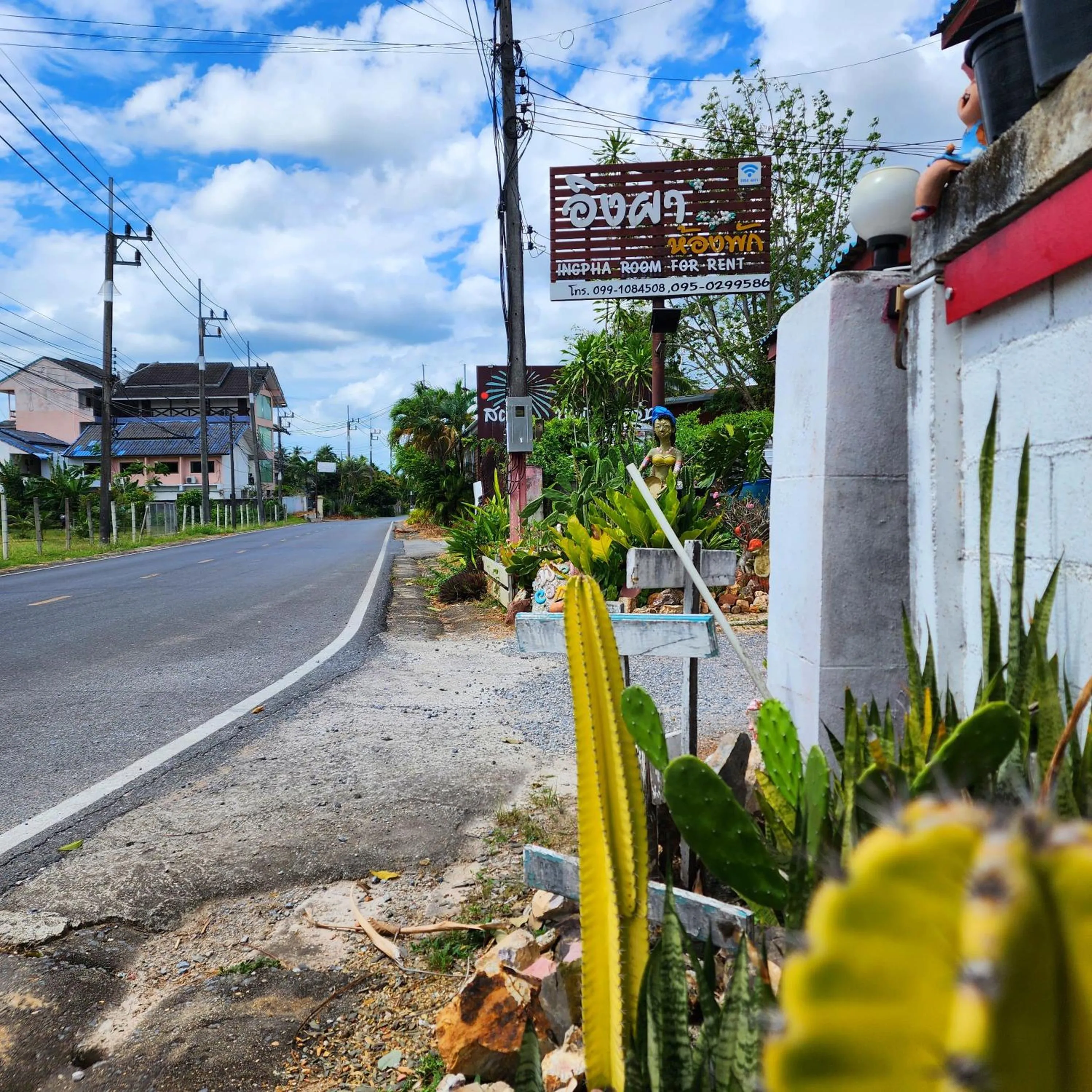 Property building in Ingpha Room For Rent