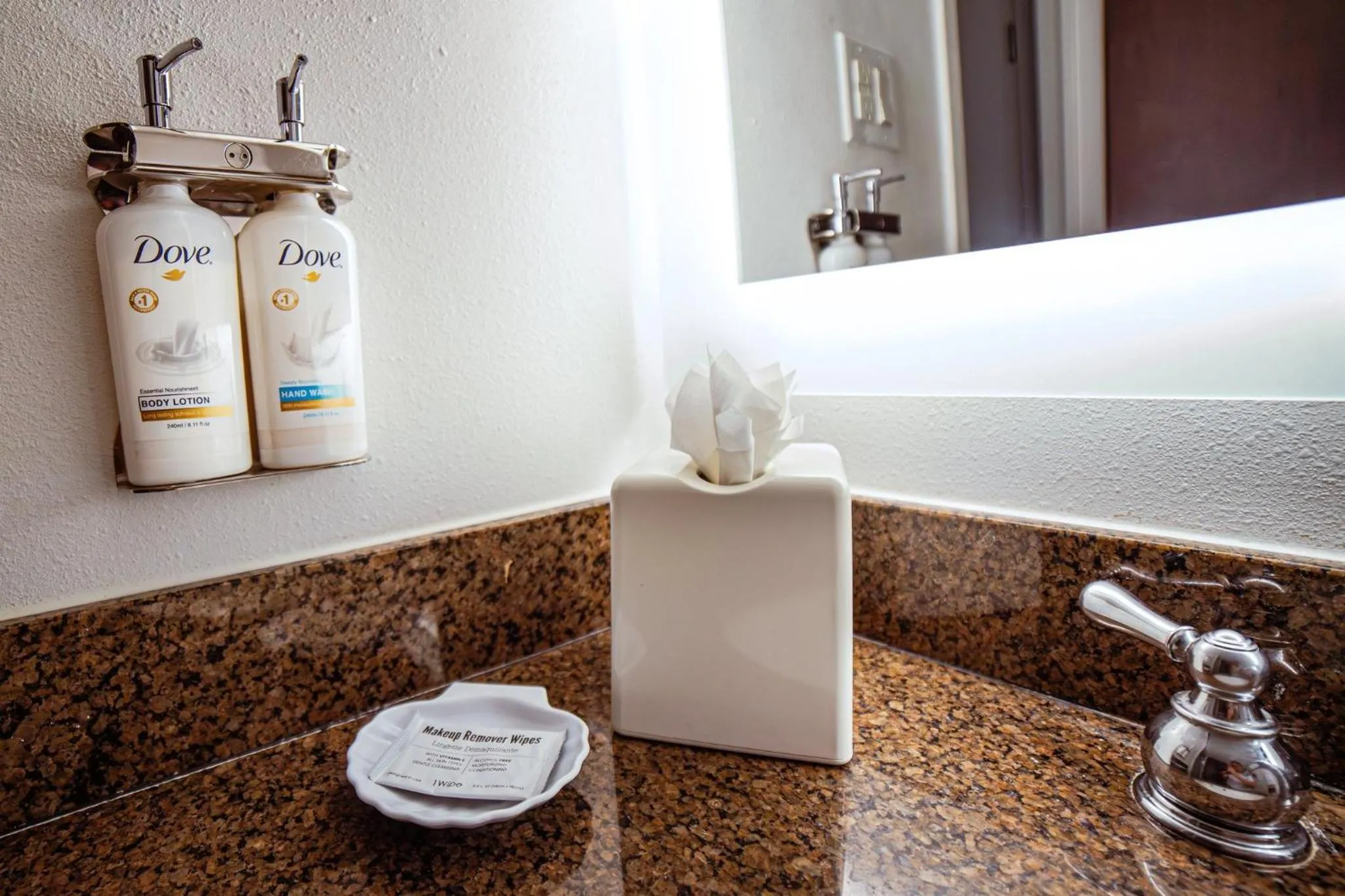 Bedroom in Holiday Inn Irving Las Colinas by IHG