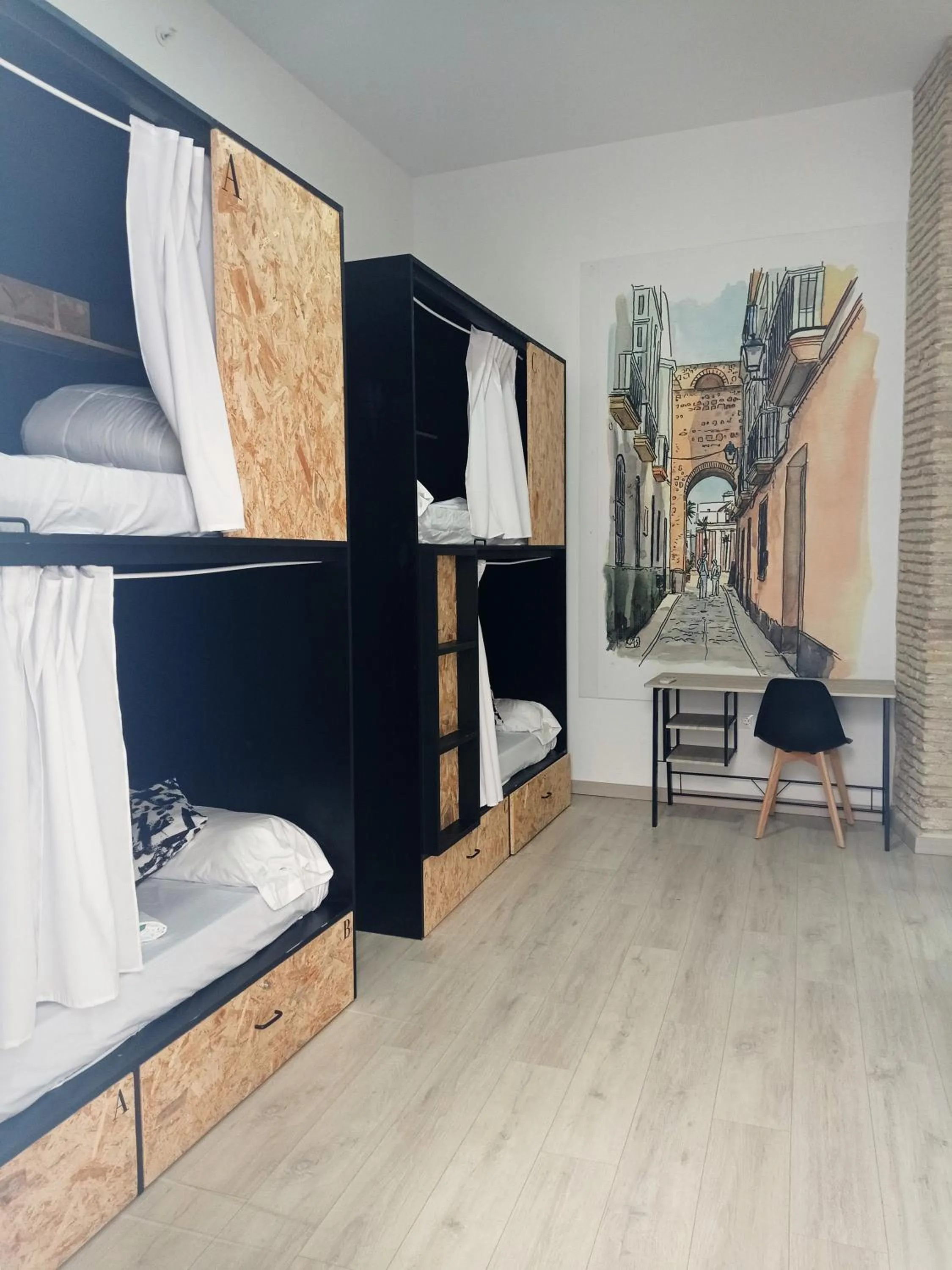 bunk bed, Bed in Planeta Cadiz Hostel