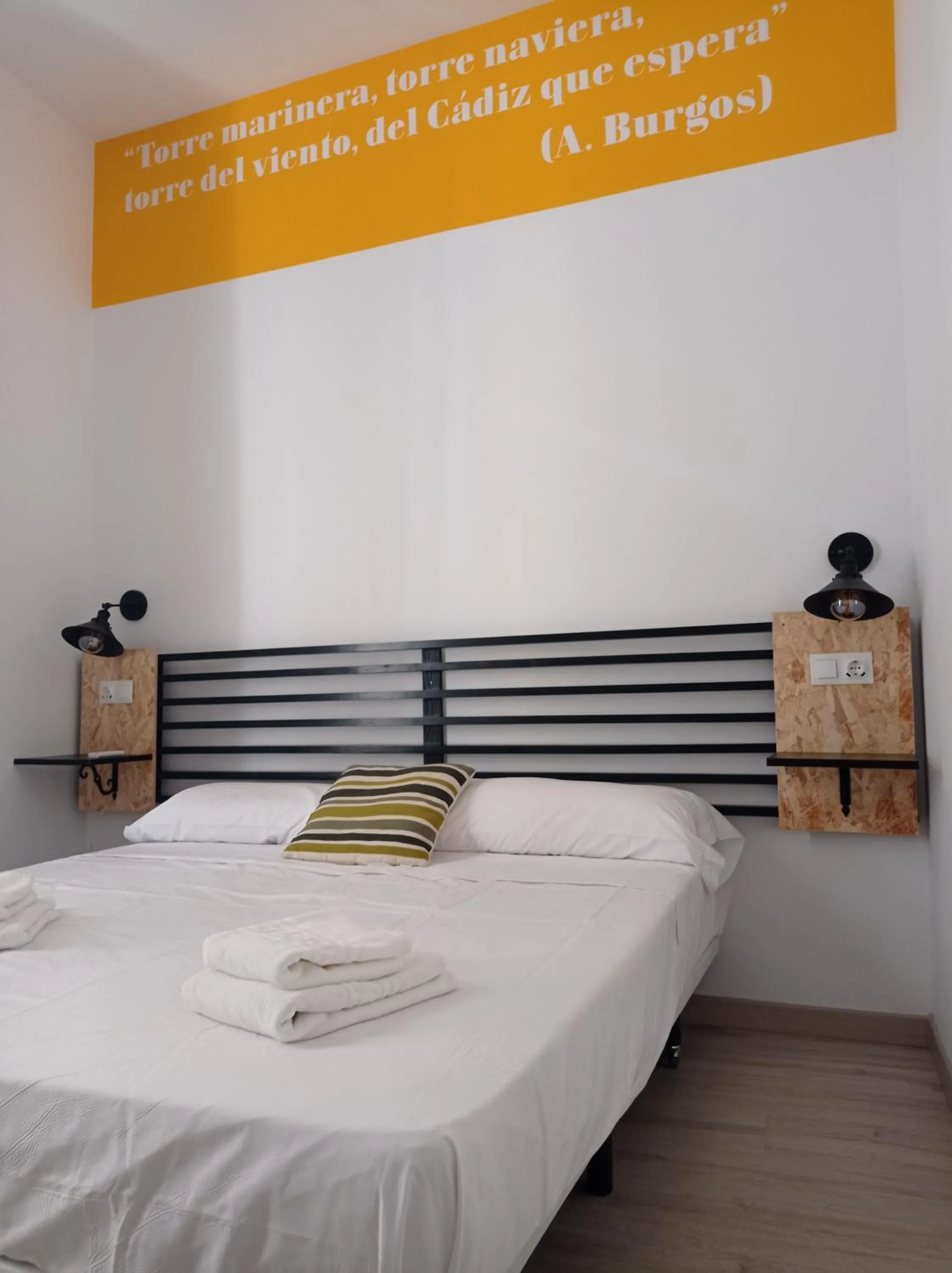 Bed in Planeta Cadiz Hostel