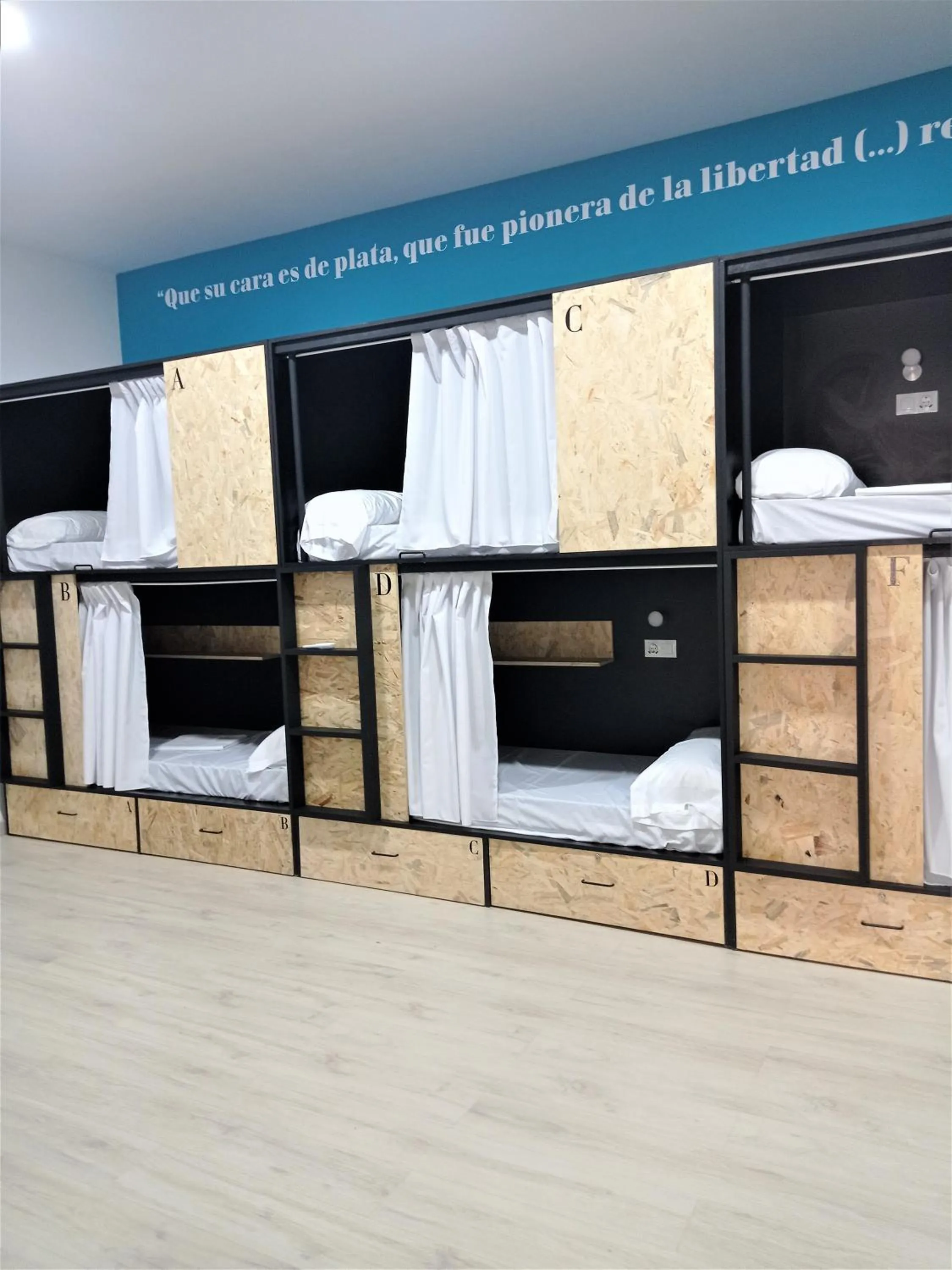 Bedroom, Bed in Planeta Cadiz Hostel