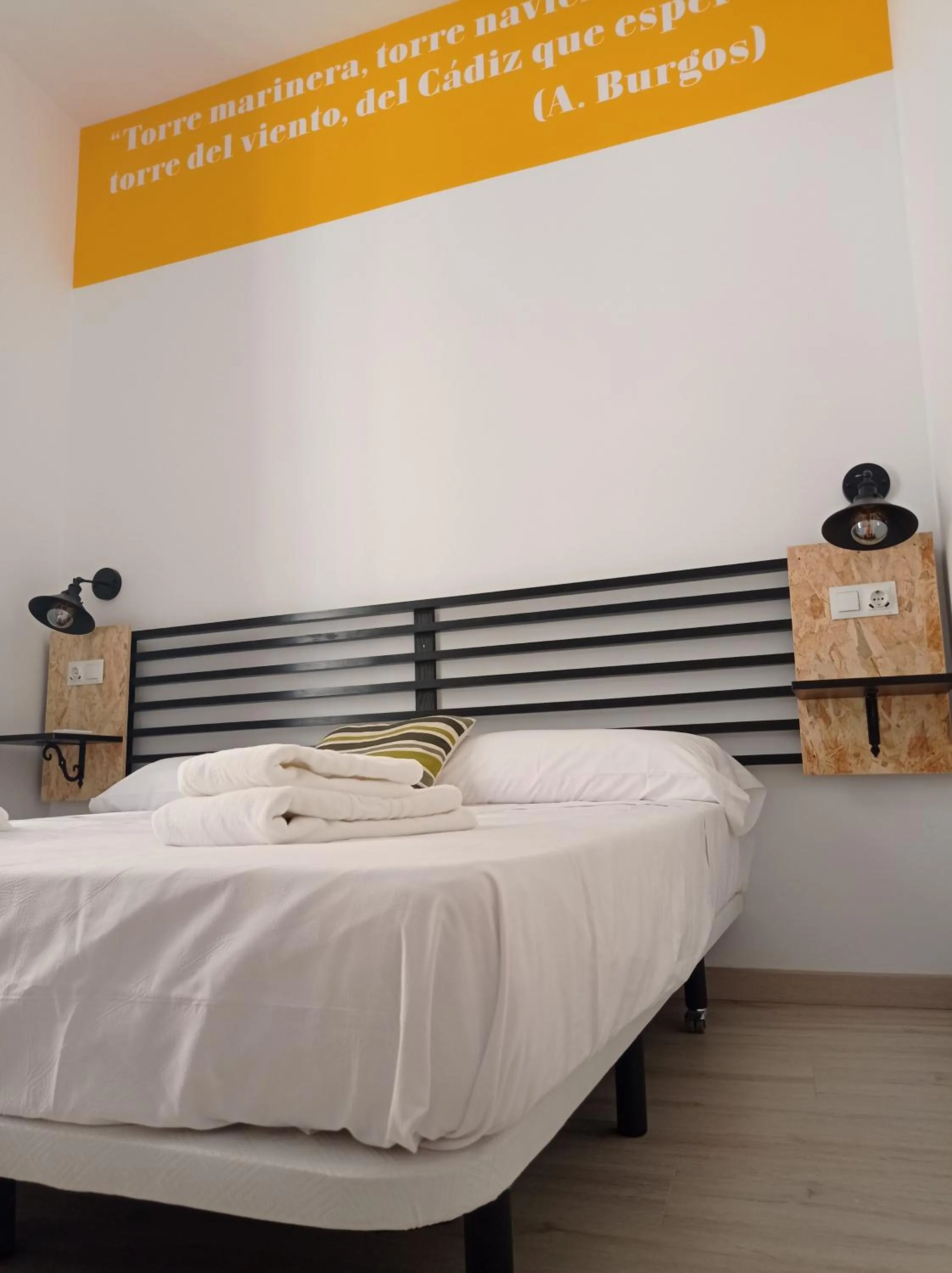Decorative detail, Bed in Planeta Cadiz Hostel