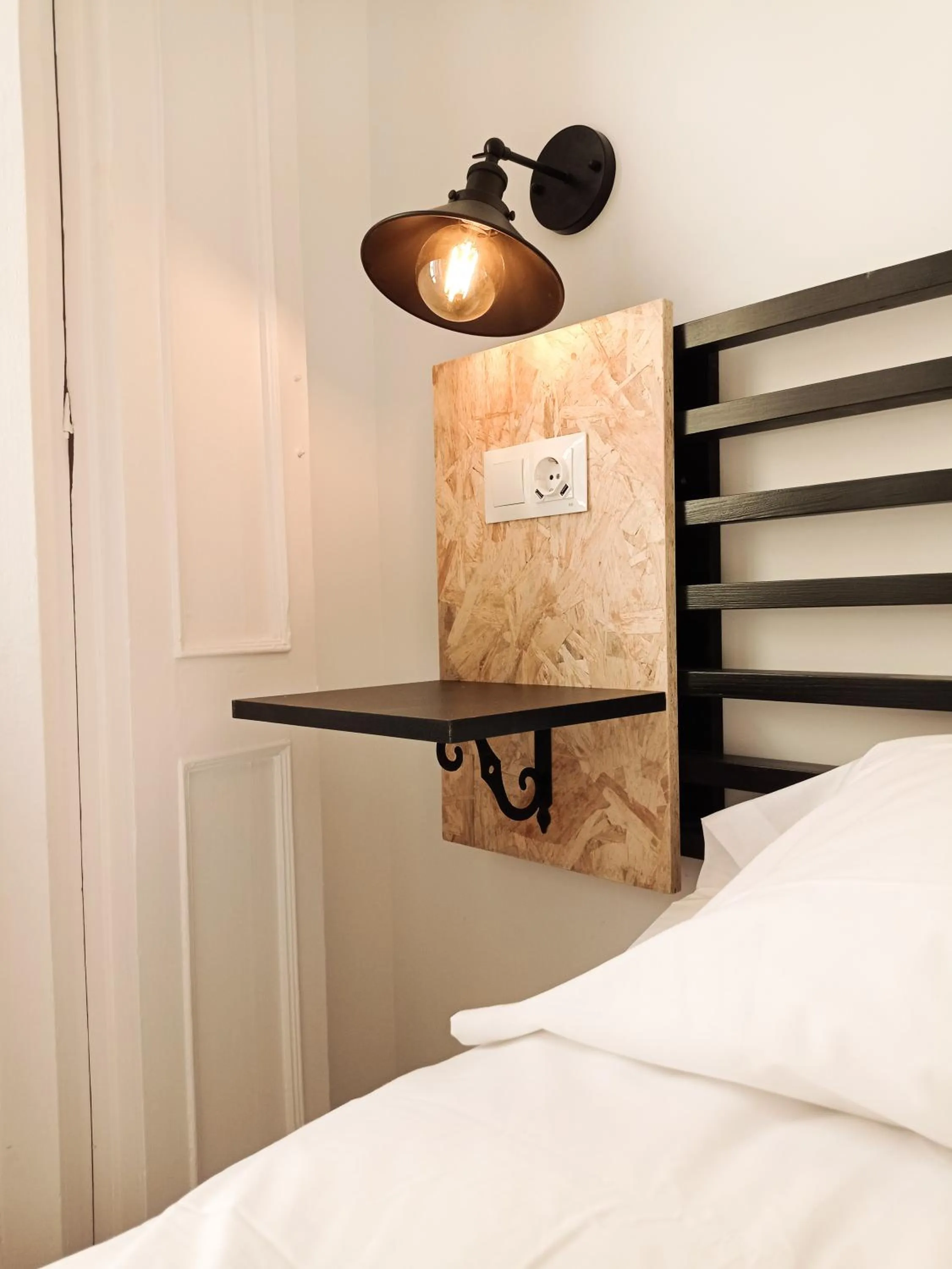 Decorative detail, Bed in Planeta Cadiz Hostel