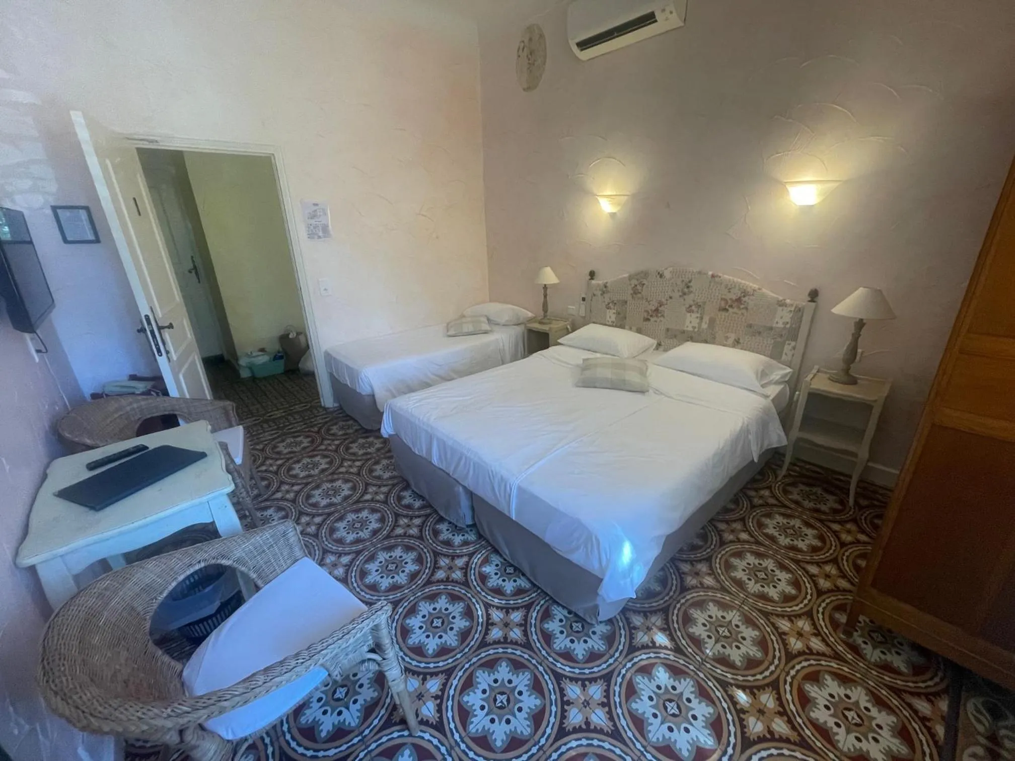 Bed in Hotel Villa Provencale