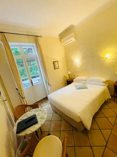 Bed in Hotel Villa Provencale