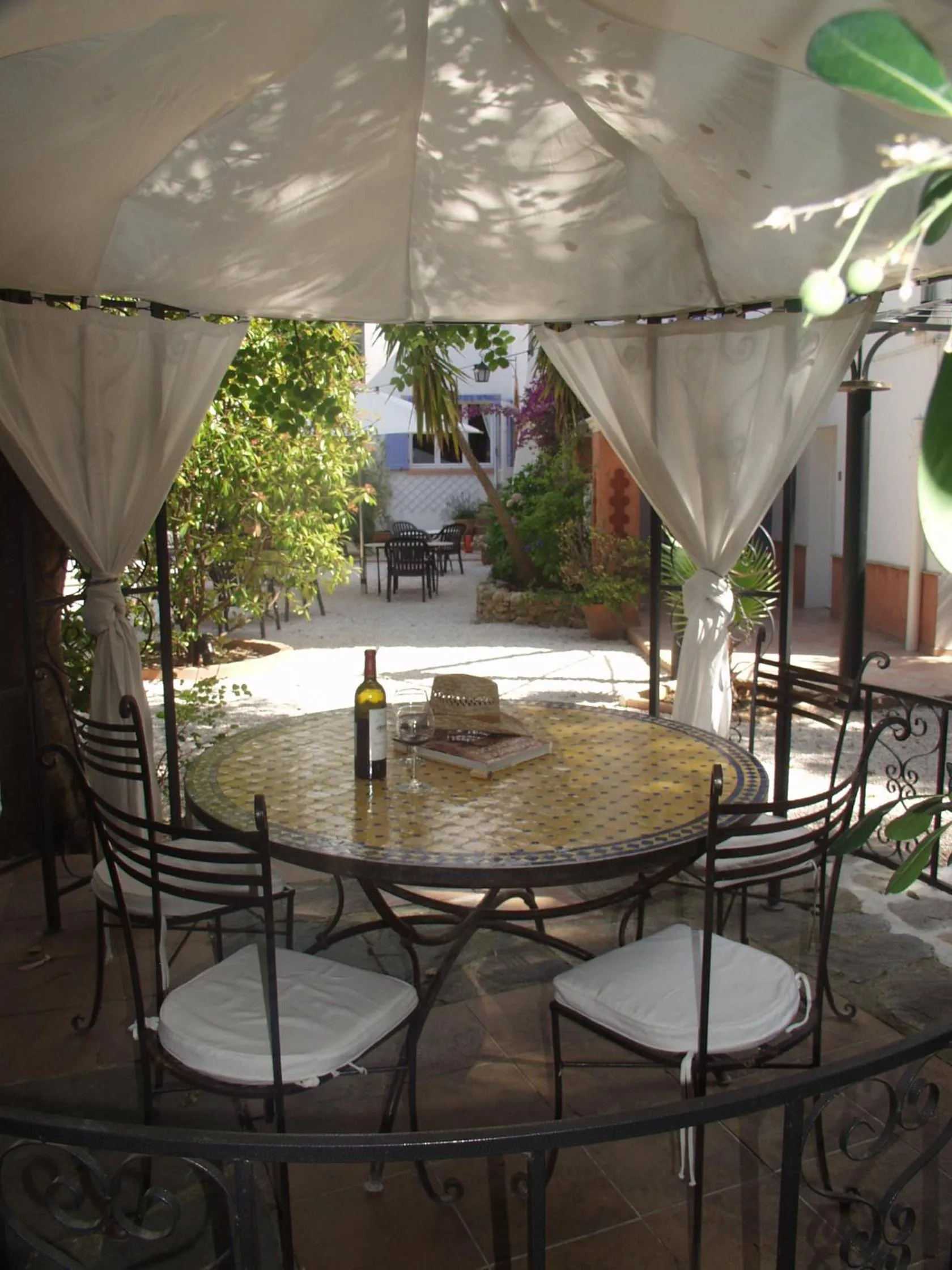 Patio in Hotel Villa Provencale