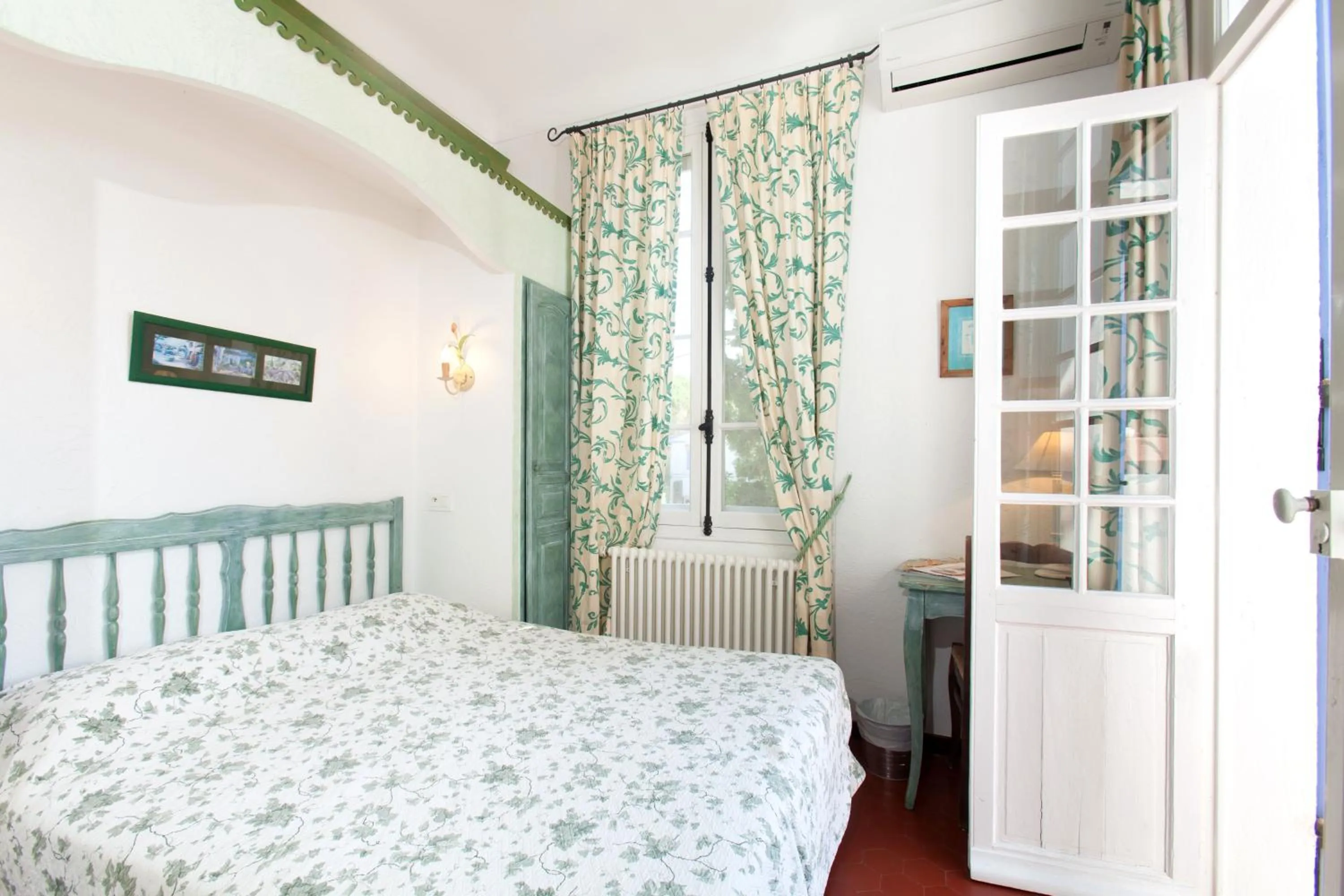 Bed in Hotel Villa Provencale