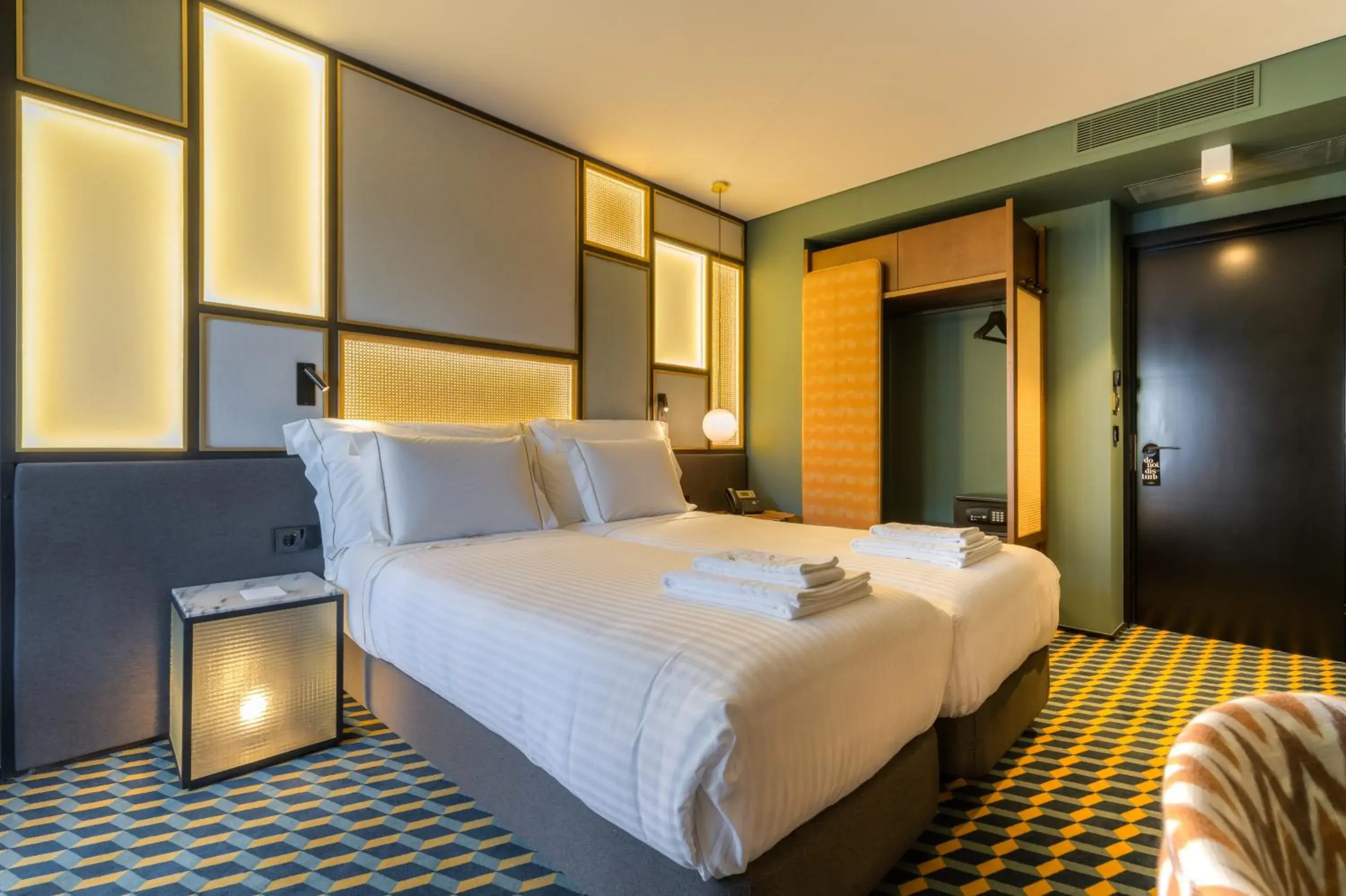 Superior Double or Twin Room with Terrace in The Convo Porto Hotel & Apartment Superior Double or Twin Room with Terrace in The Convo Porto Hotel & Apartment