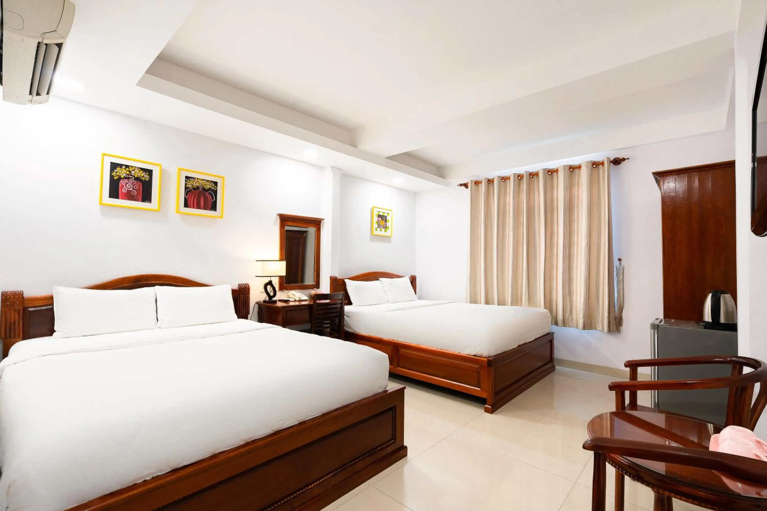 Bedroom, Bed in Hoang Hoang Hotel (Bloom 3)