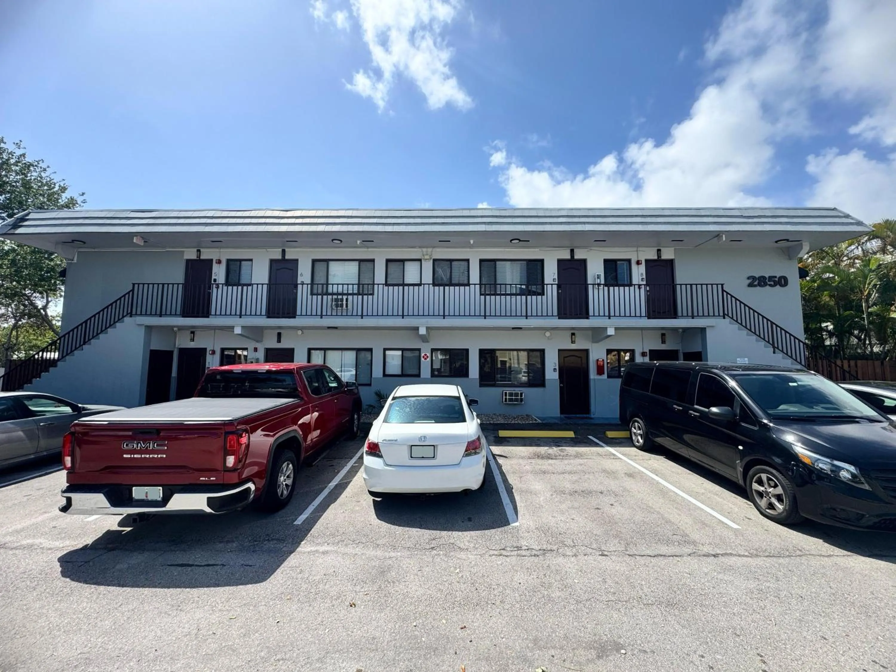 Property building in Bayview Apartments By Lowkl