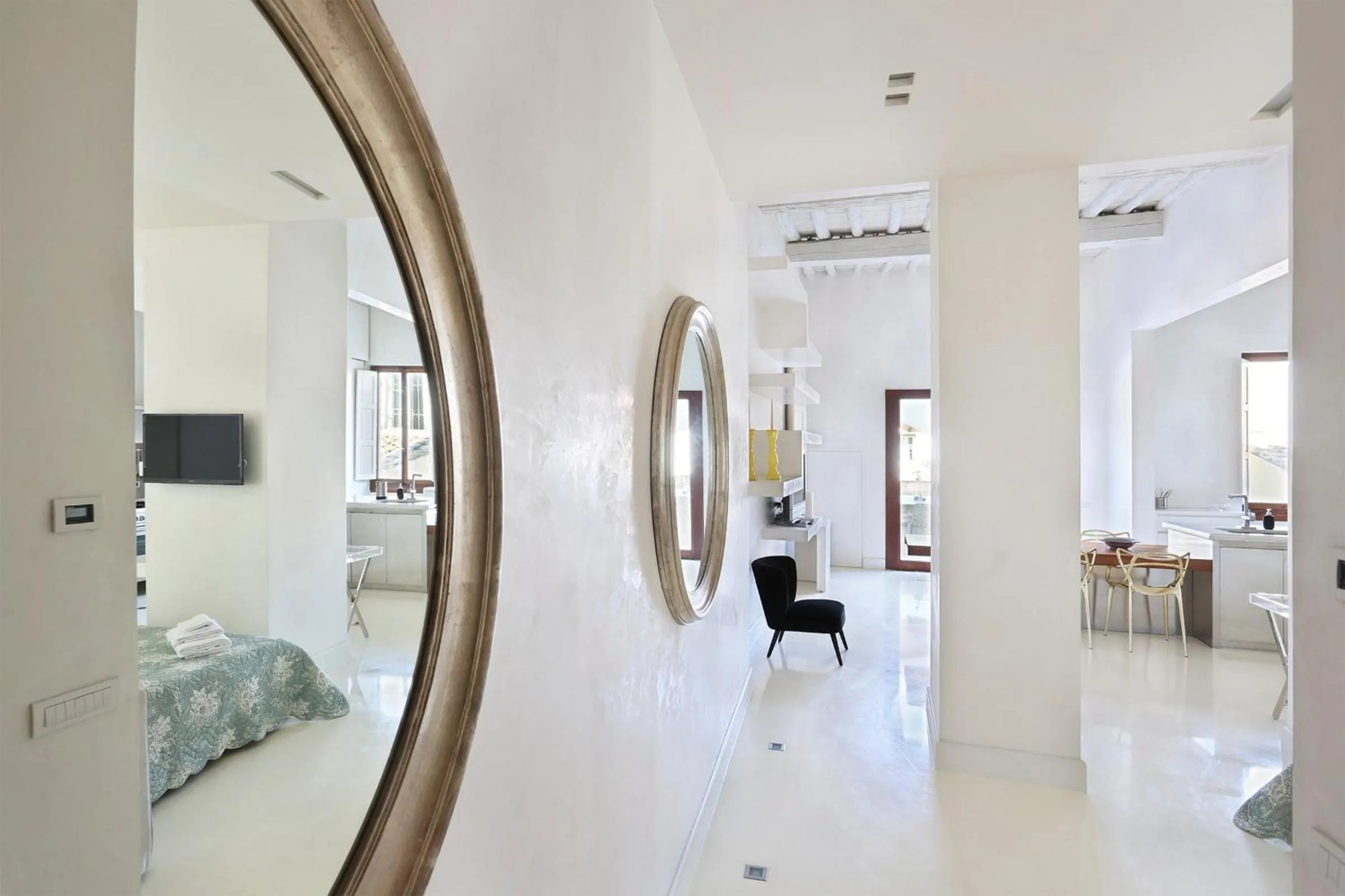 LUXURY suite with amazing Terrace in Florence-hosted by Sweetstay